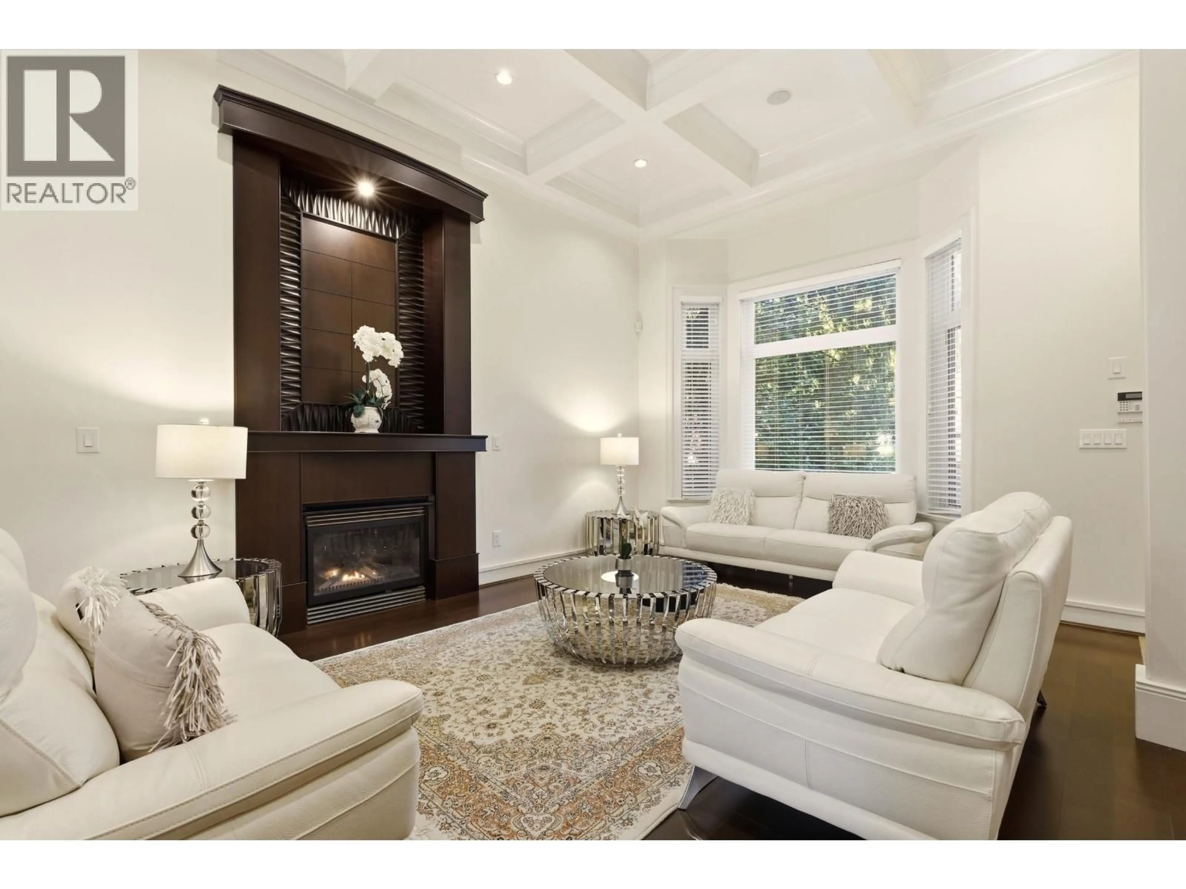 Living room with furniture, unknown for 1017 CANYON BOULEVARD, North Vancouver British Columbia V7R2K3