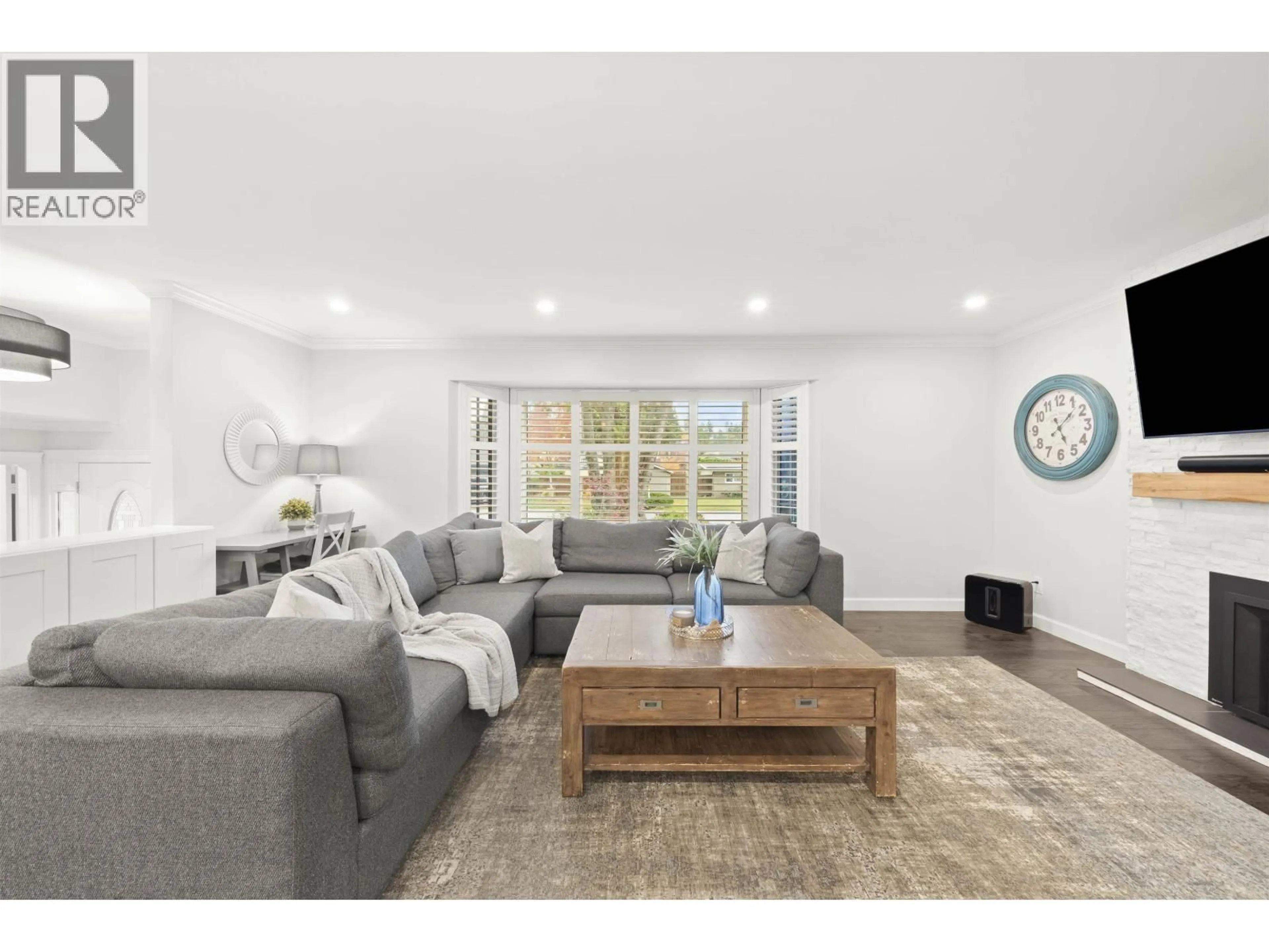 Living room with furniture, unknown for 5047 ERIN WAY, Delta British Columbia V4M1K2