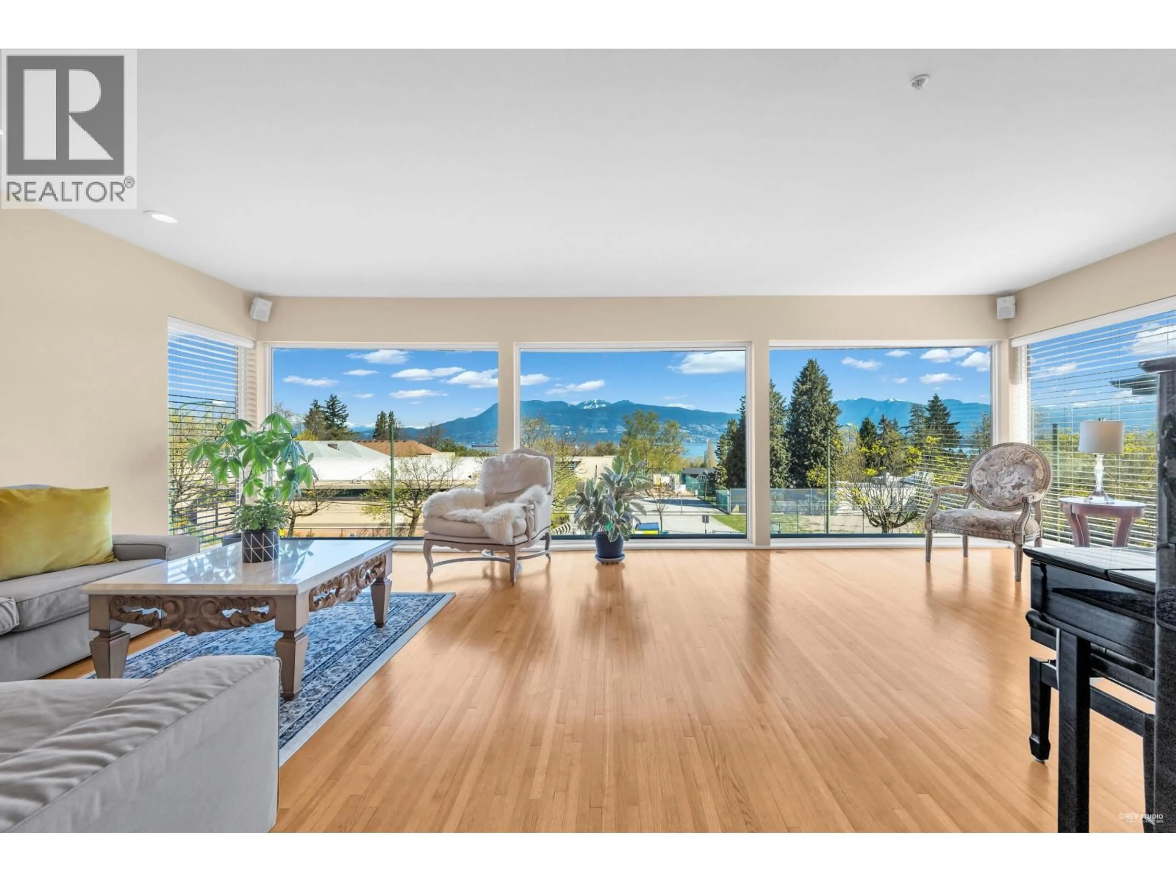 Unknown for 4060 W 10TH AVENUE, Vancouver British Columbia V6R2H1