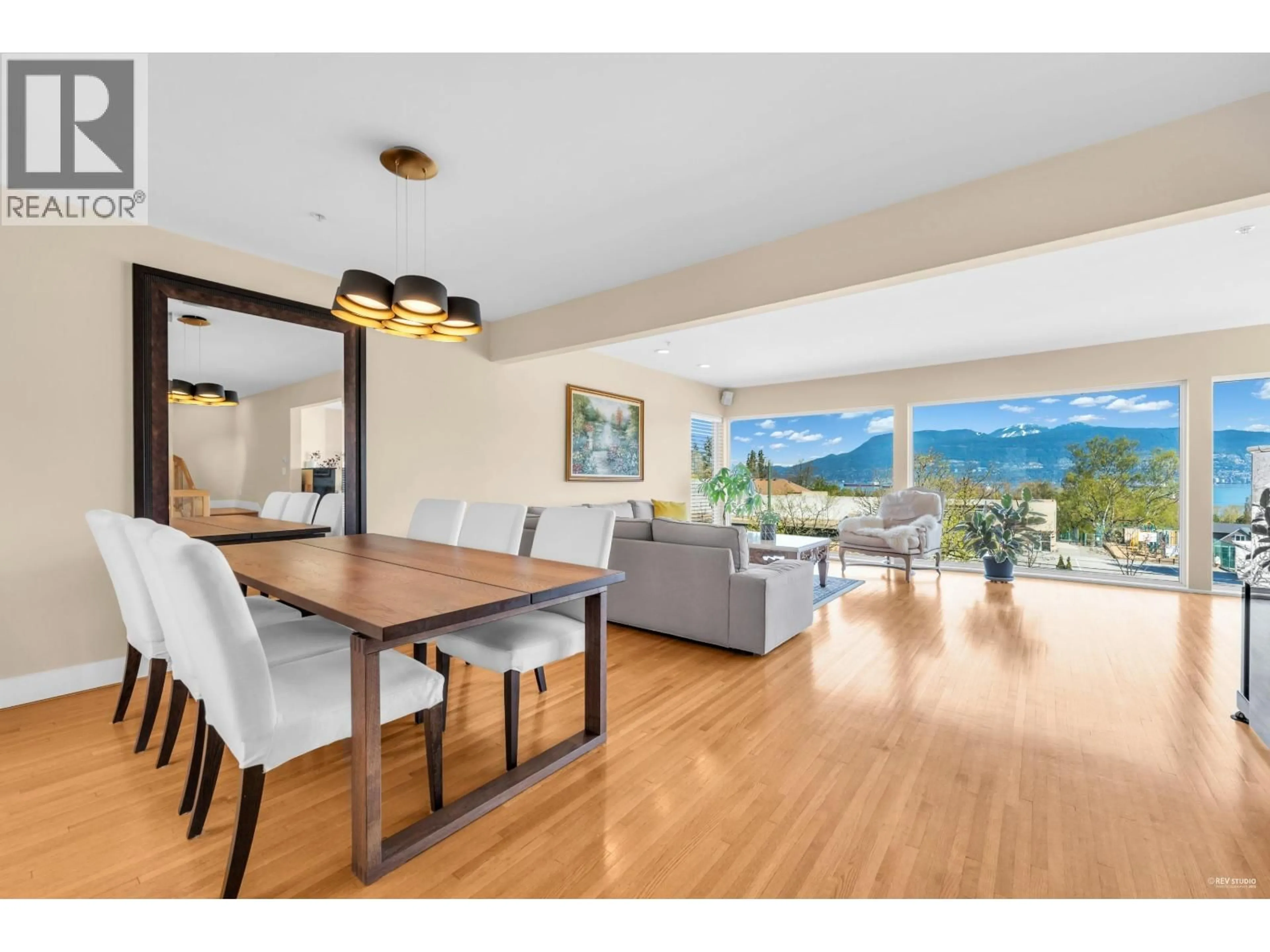 Unknown for 4060 W 10TH AVENUE, Vancouver British Columbia V6R2H1