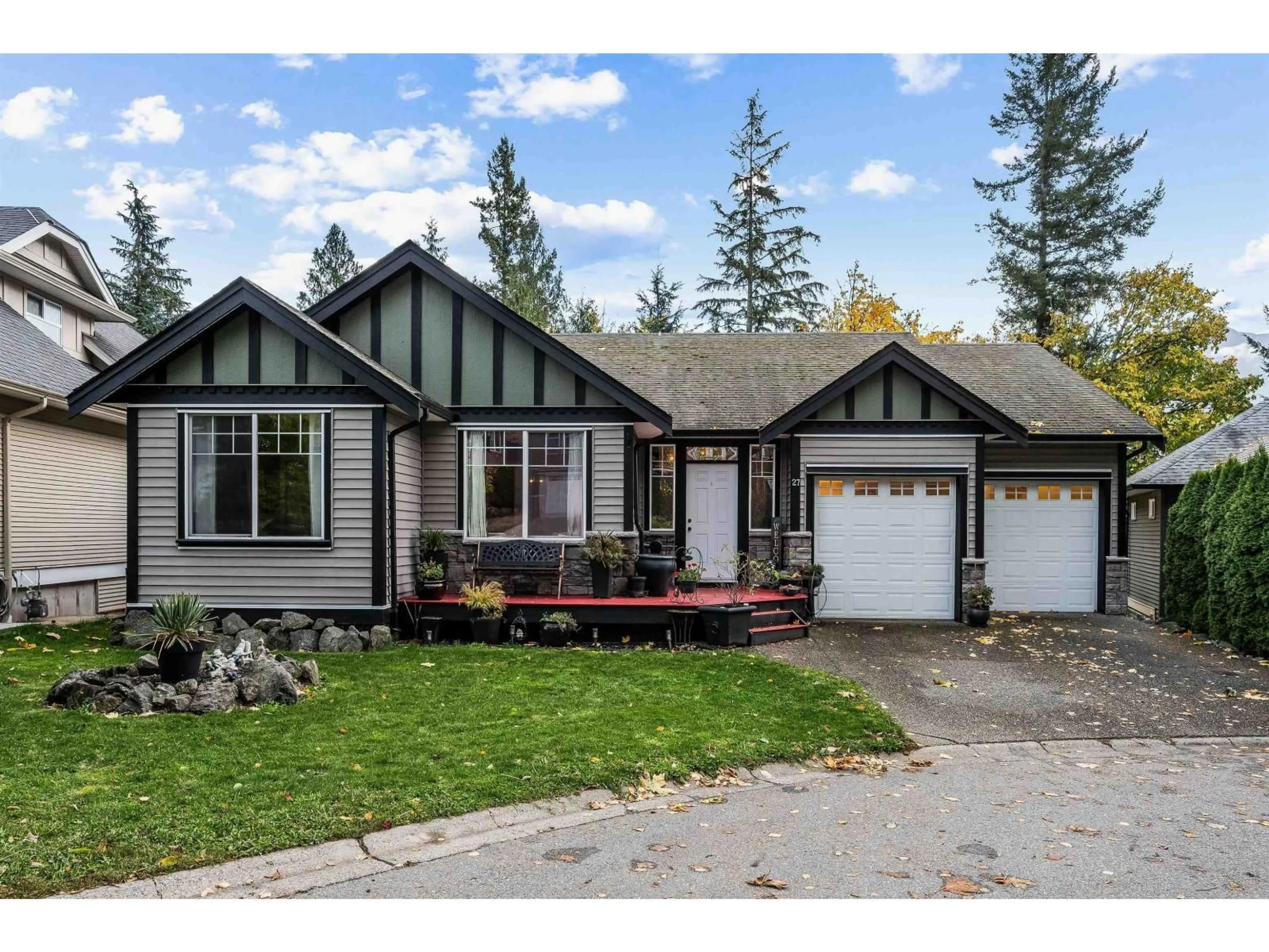 Home with vinyl exterior material, street for 27 - 45957 SHERWOOD DRIVE, Chilliwack British Columbia V2R5Y2