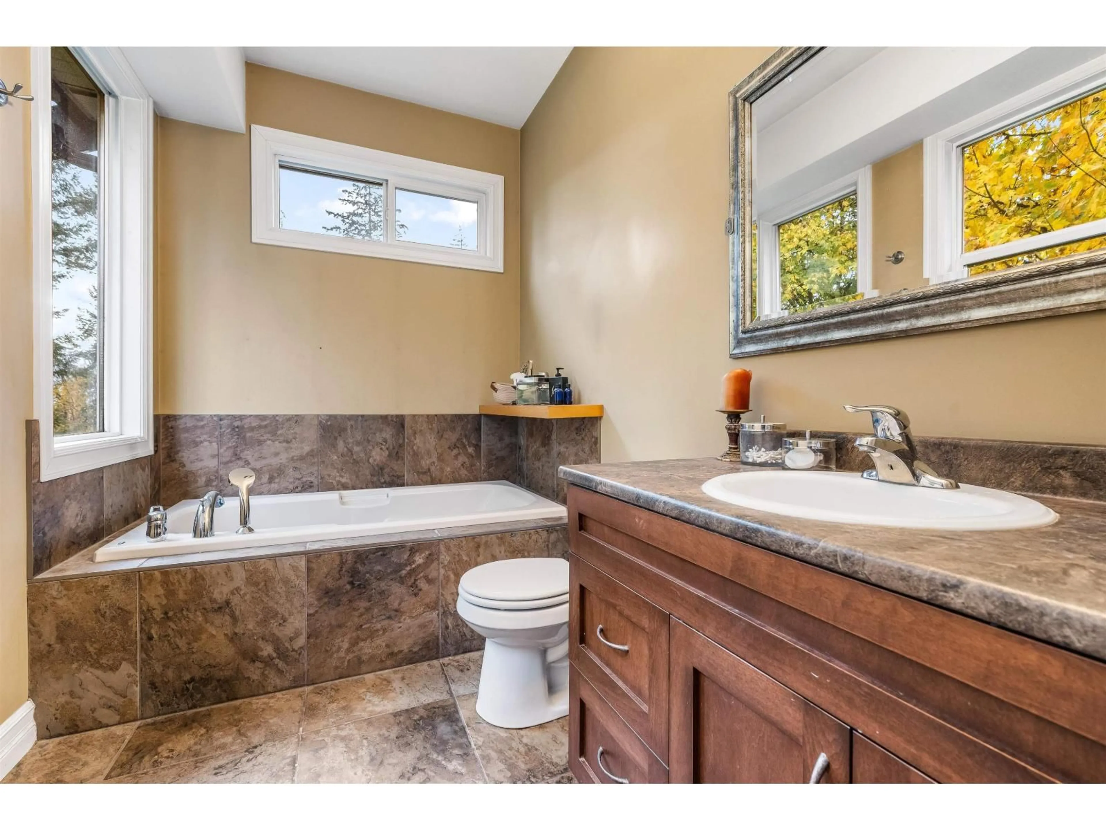 Standard bathroom, ceramic/tile floor for 27 - 45957 SHERWOOD DRIVE, Chilliwack British Columbia V2R5Y2