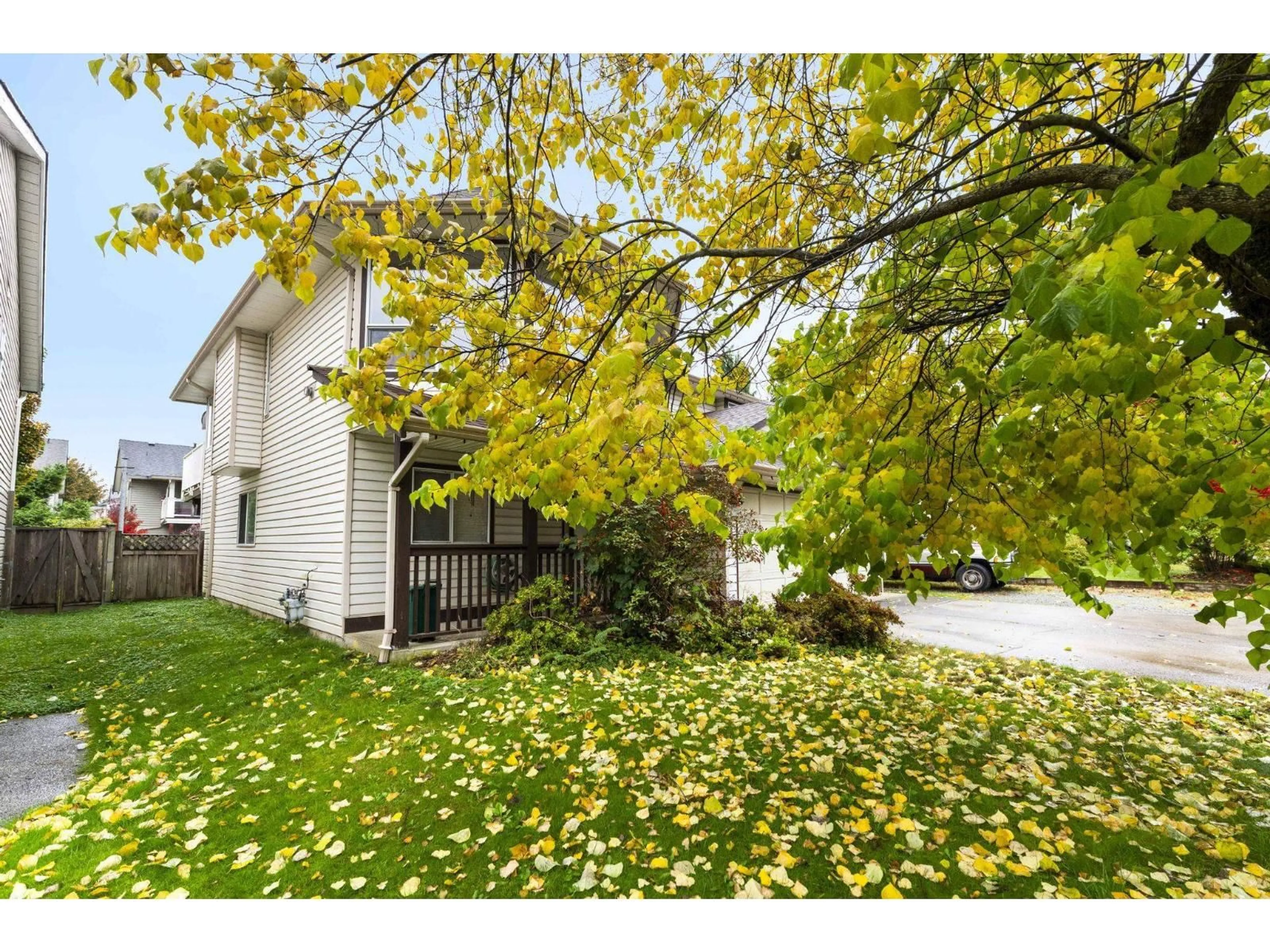 A pic from outside/outdoor area/front of a property/back of a property/a pic from drone, street for 8260 KUDO, Mission British Columbia V2V6T4