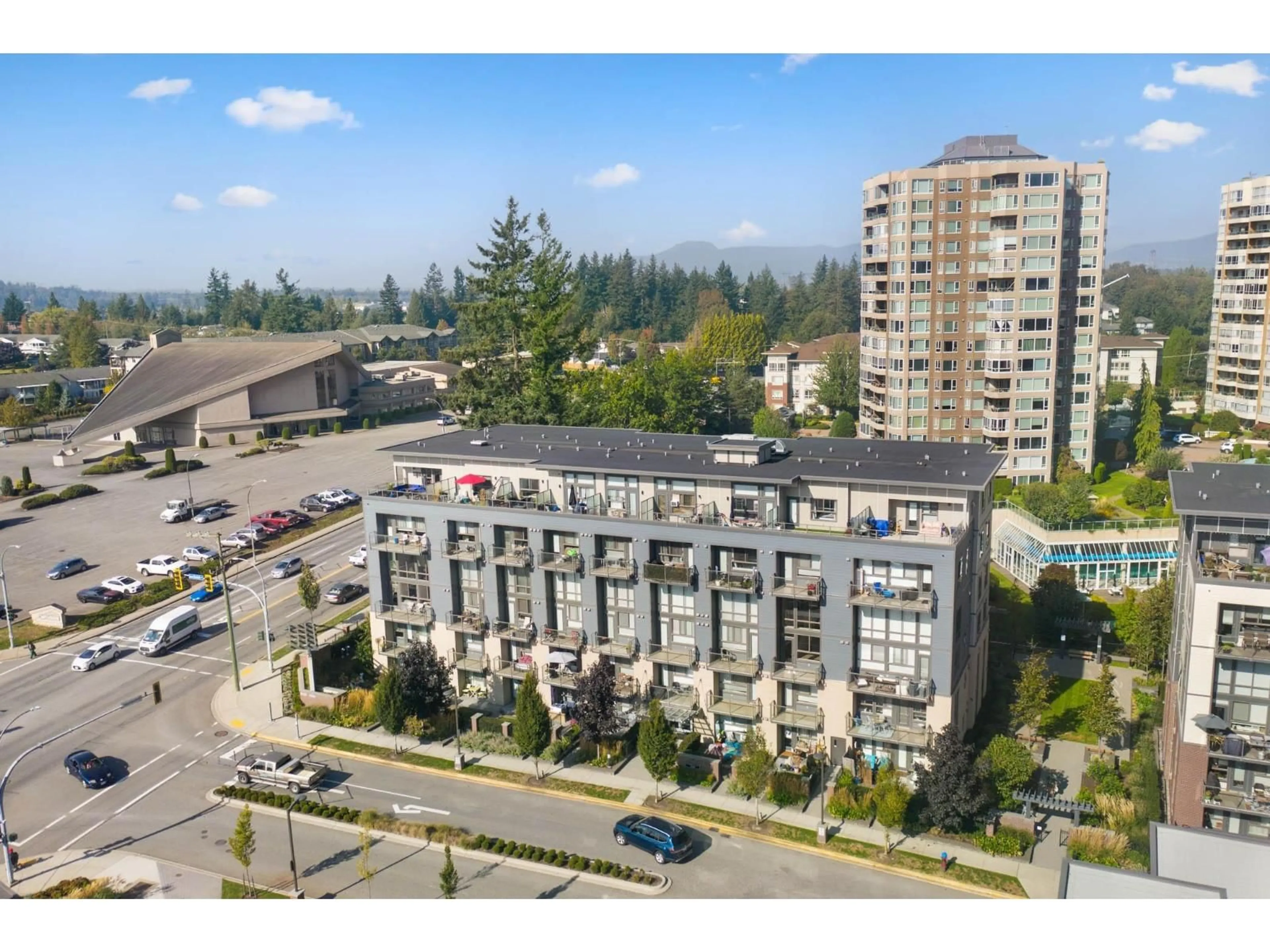 A pic from outside/outdoor area/front of a property/back of a property/a pic from drone, street for 314 - 3090 GLADWIN, Abbotsford British Columbia V2T0G2