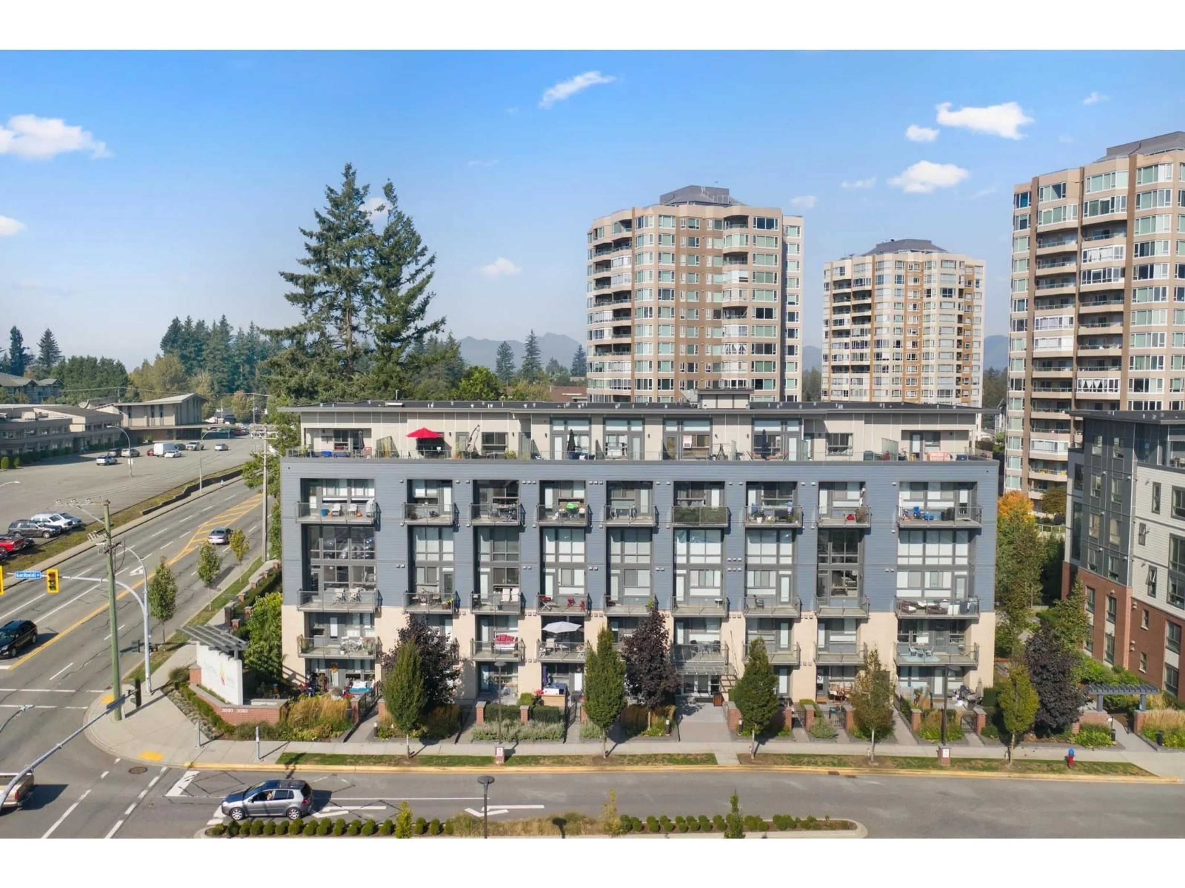 A pic from outside/outdoor area/front of a property/back of a property/a pic from drone, street for 314 - 3090 GLADWIN, Abbotsford British Columbia V2T0G2