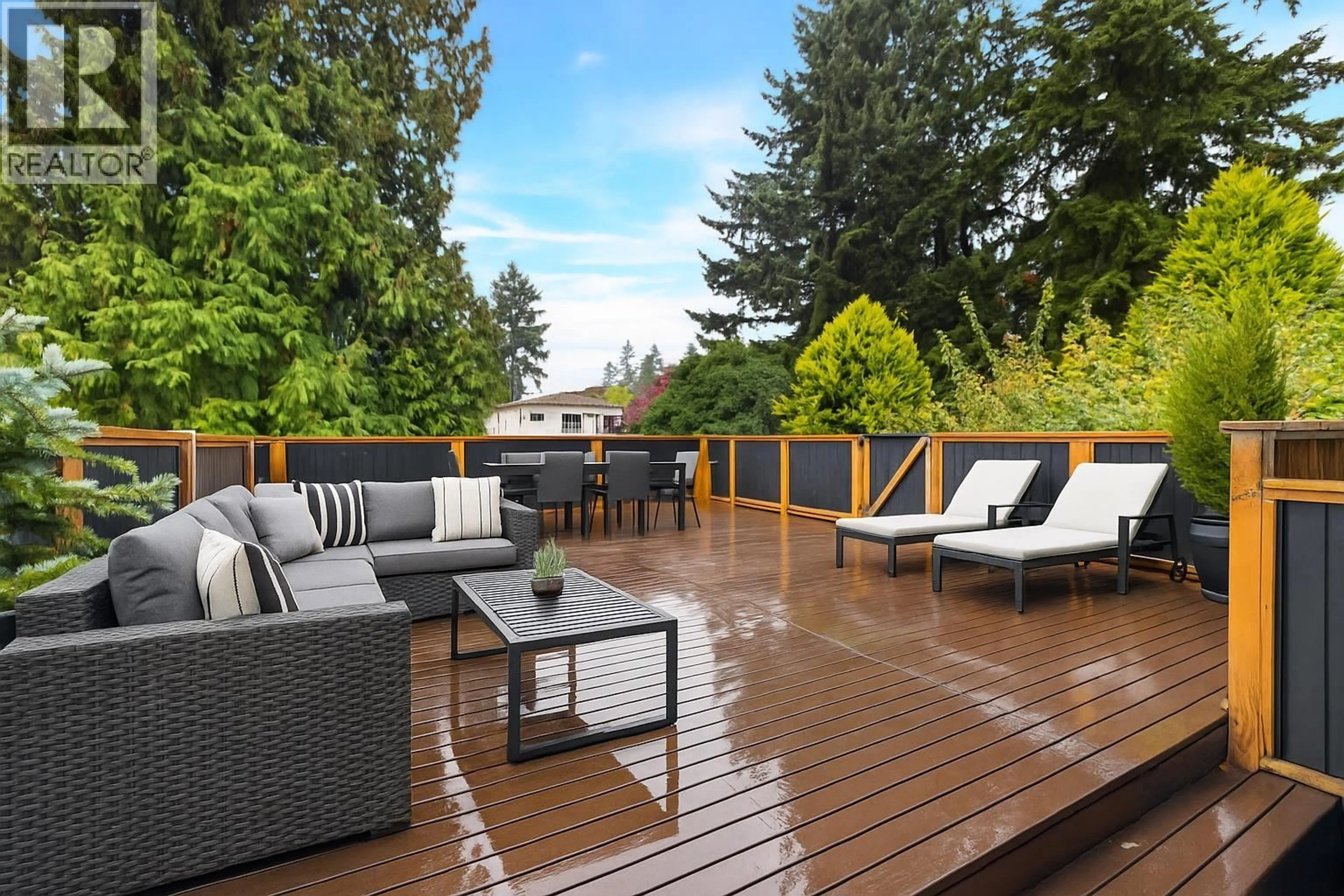 Patio, unknown for 1709 PHILIP AVENUE, North Vancouver British Columbia V7P2V9