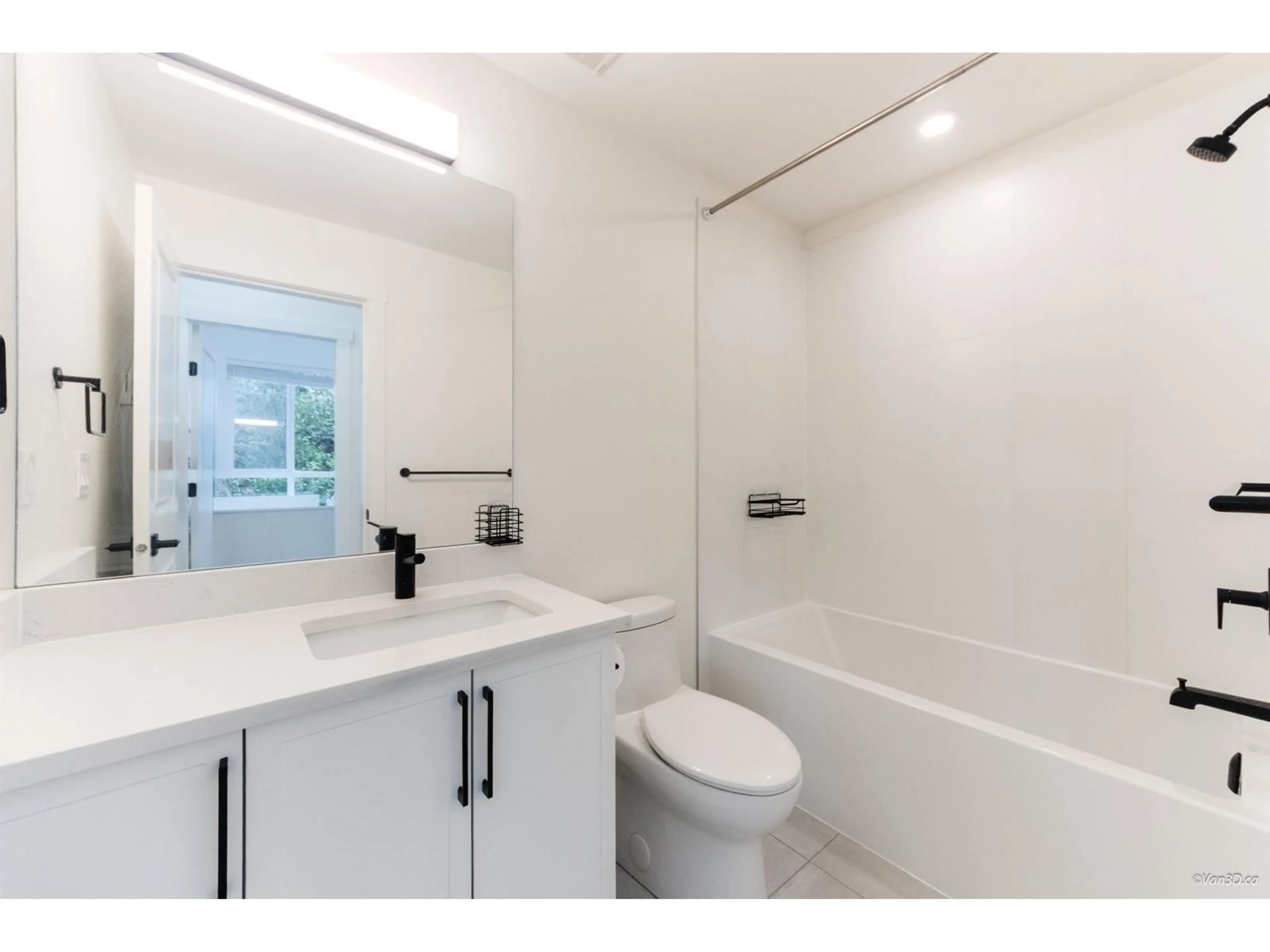 Standard bathroom, ceramic/tile floor for 112 - 19935 75A, Langley British Columbia V2Y4L6