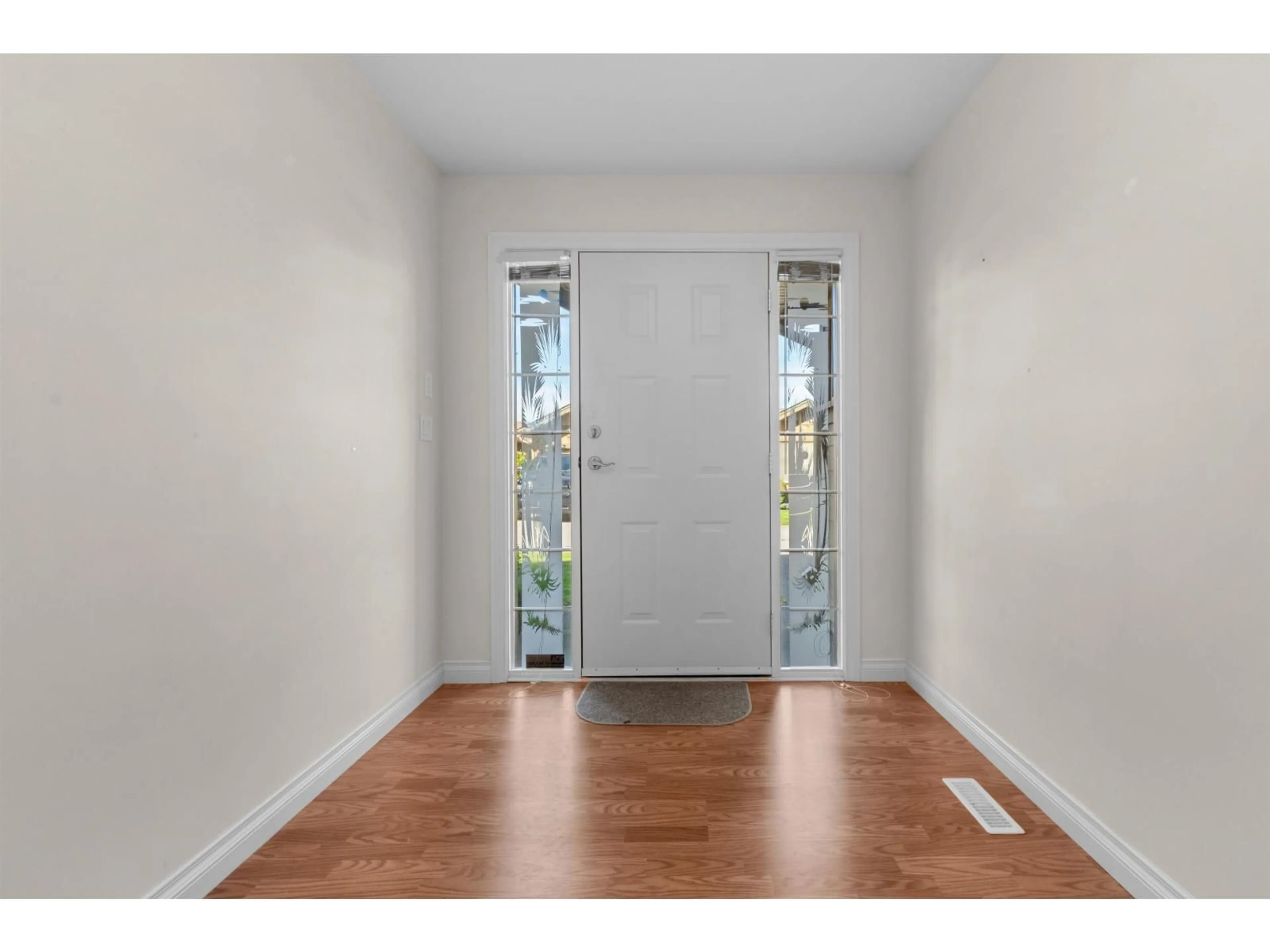 Indoor entryway for 194 - 46000 THOMAS ROAD, Chilliwack British Columbia V2R5W6