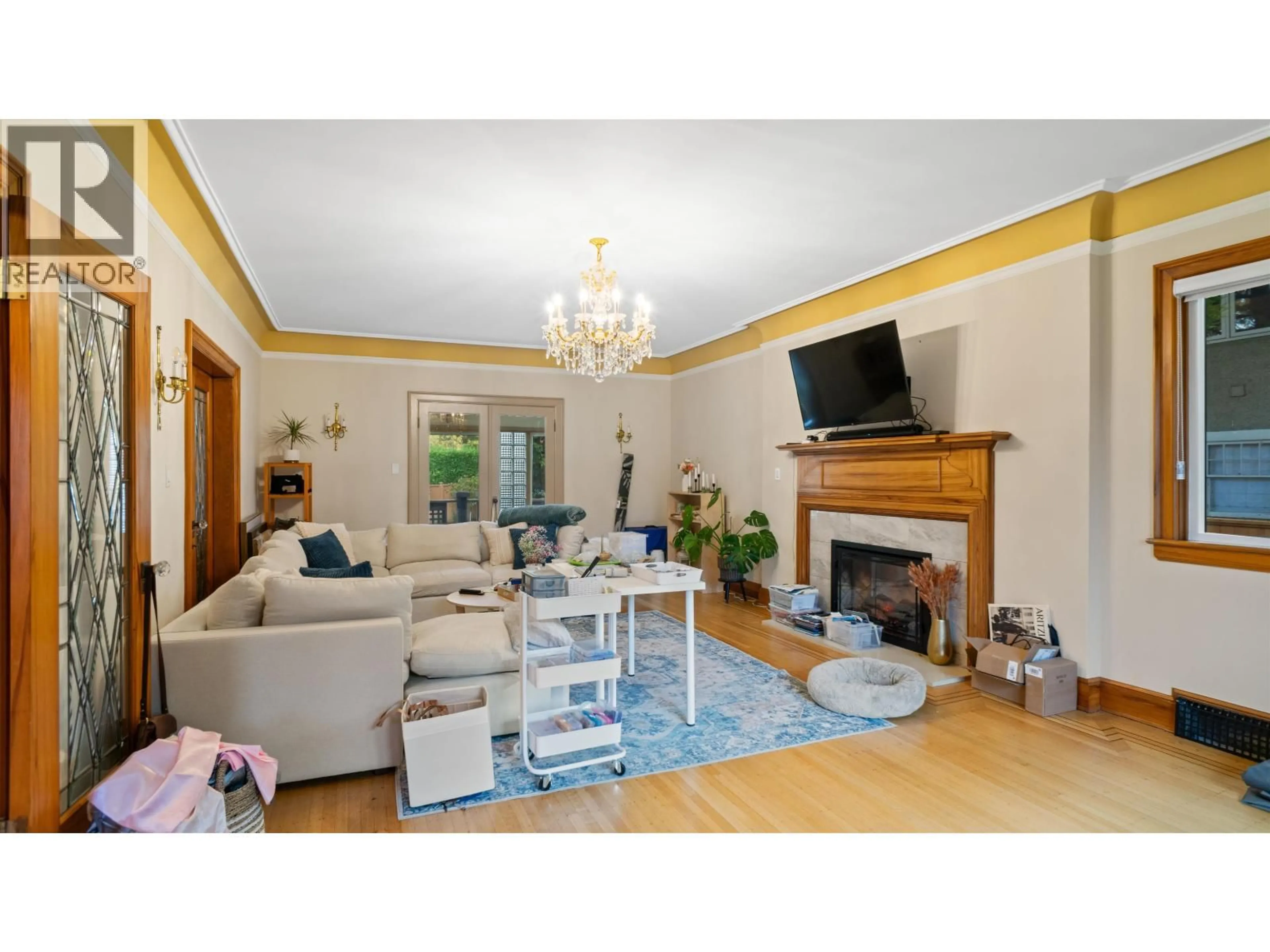 Living room with furniture, wood/laminate floor for 5550 CYPRESS STREET, Vancouver British Columbia V6M3R6