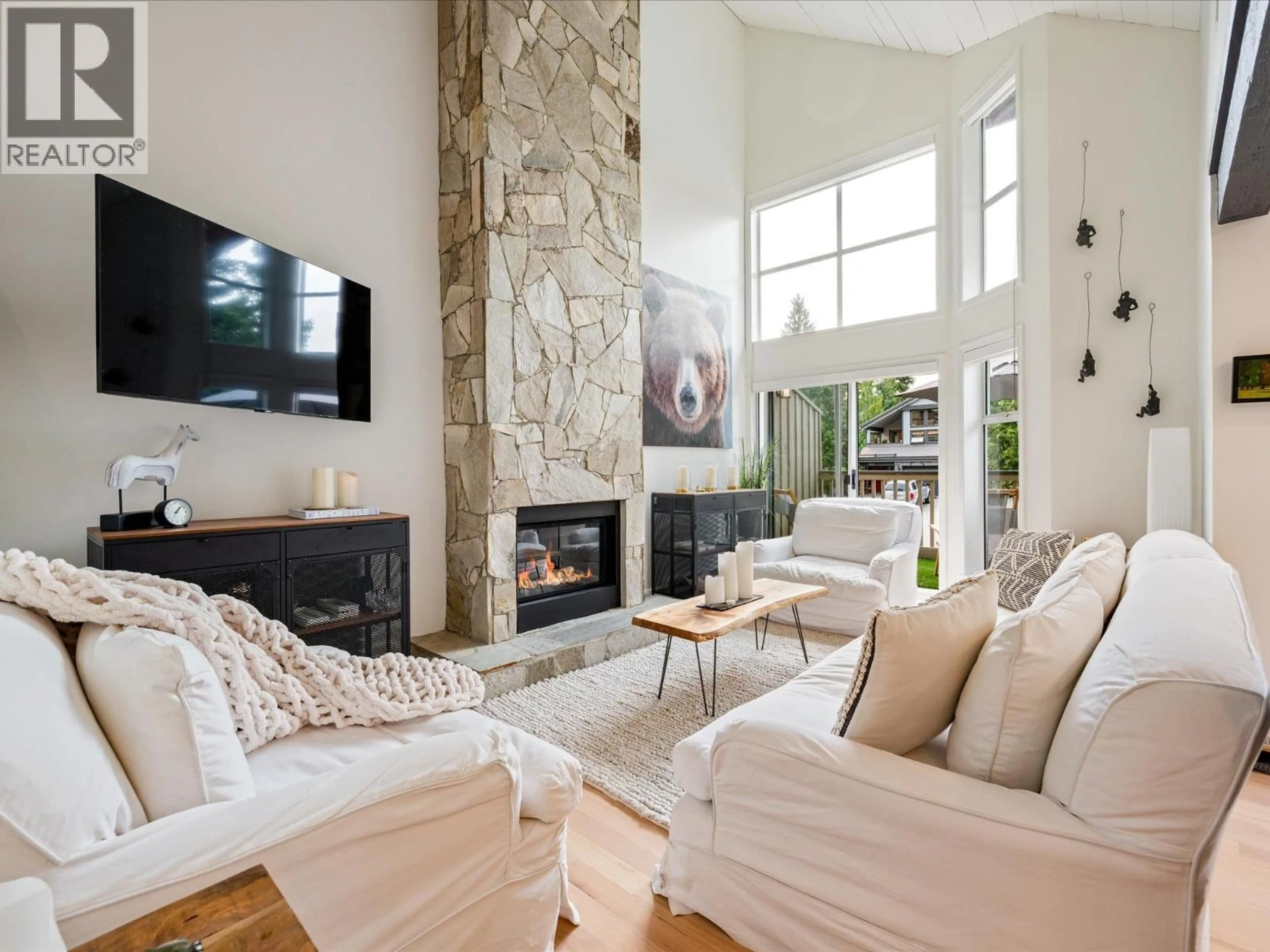 Living room with furniture, unknown for 2219 ASPEN DRIVE, Whistler British Columbia V8E0A6