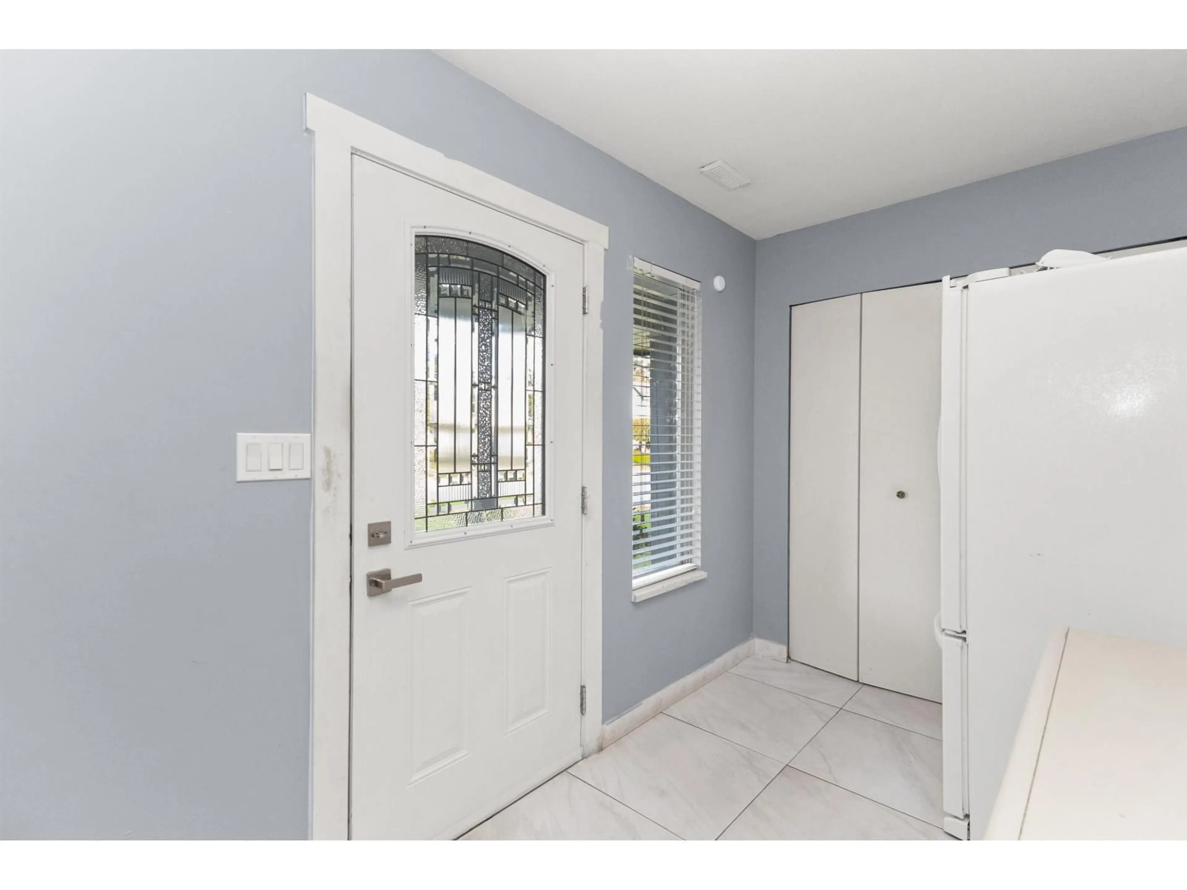 Indoor entryway for 31362 MCCONACHIE, Abbotsford British Columbia V2T5G6