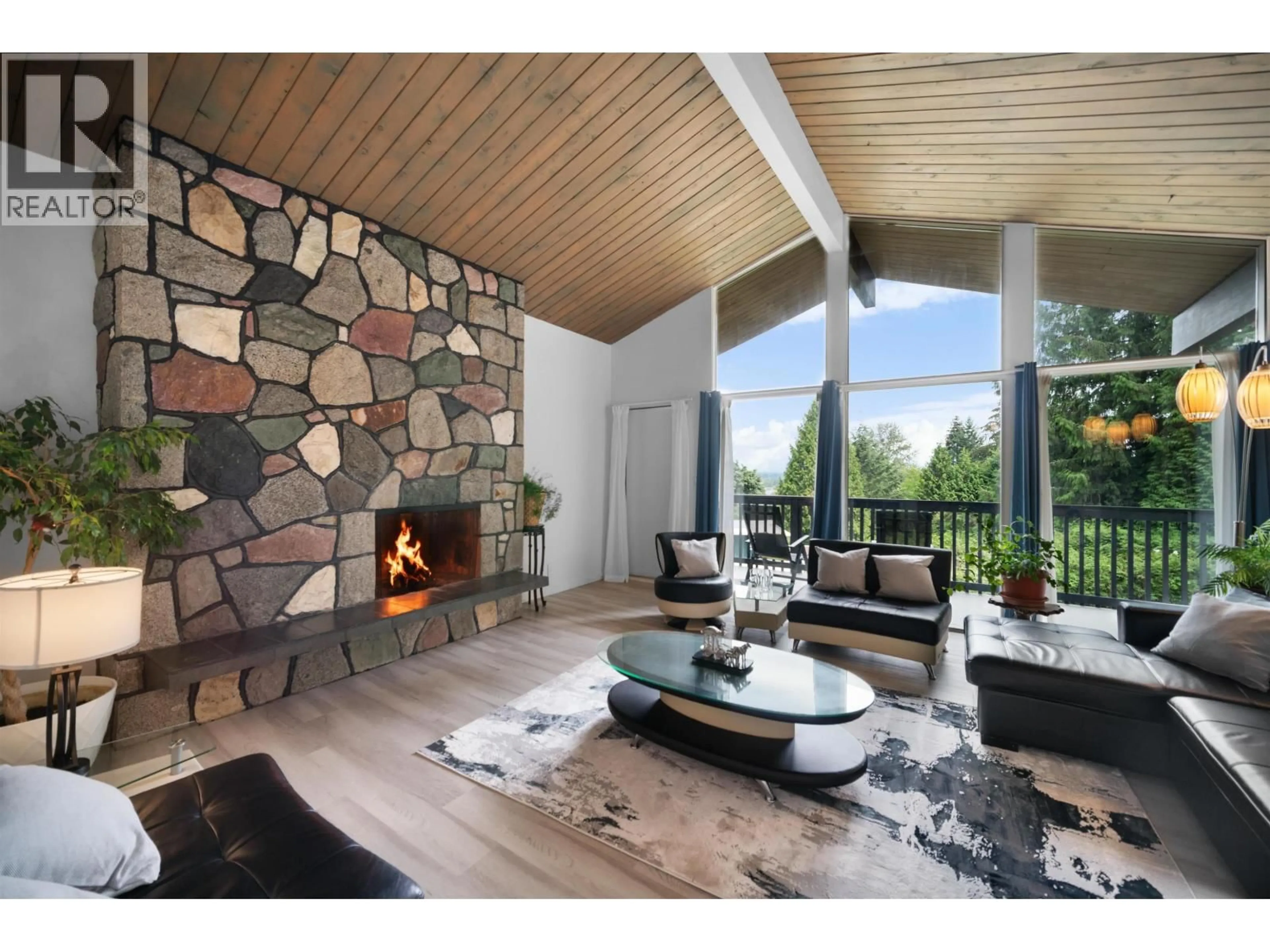 Living room with furniture, unknown for 953 RANCH PARK WAY, Coquitlam British Columbia V3C2H7