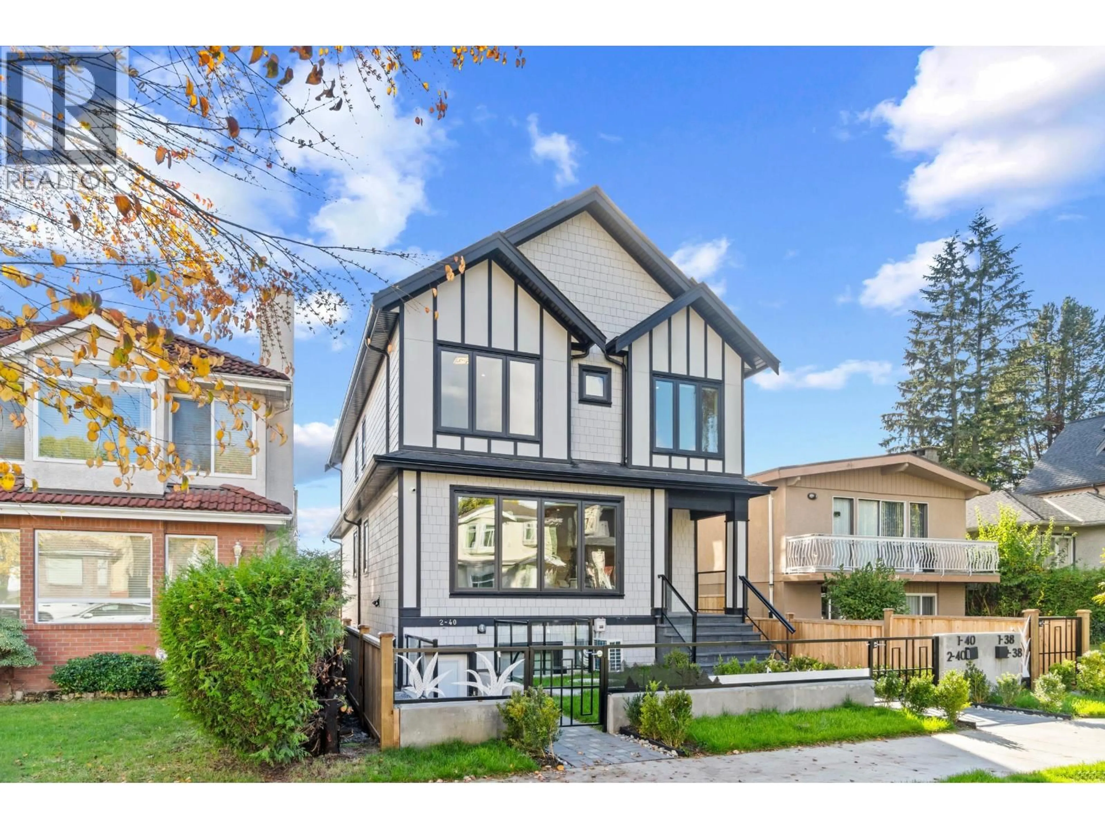 Home with vinyl exterior material, street for 40 46TH AVENUE, Vancouver British Columbia V5W1Z1