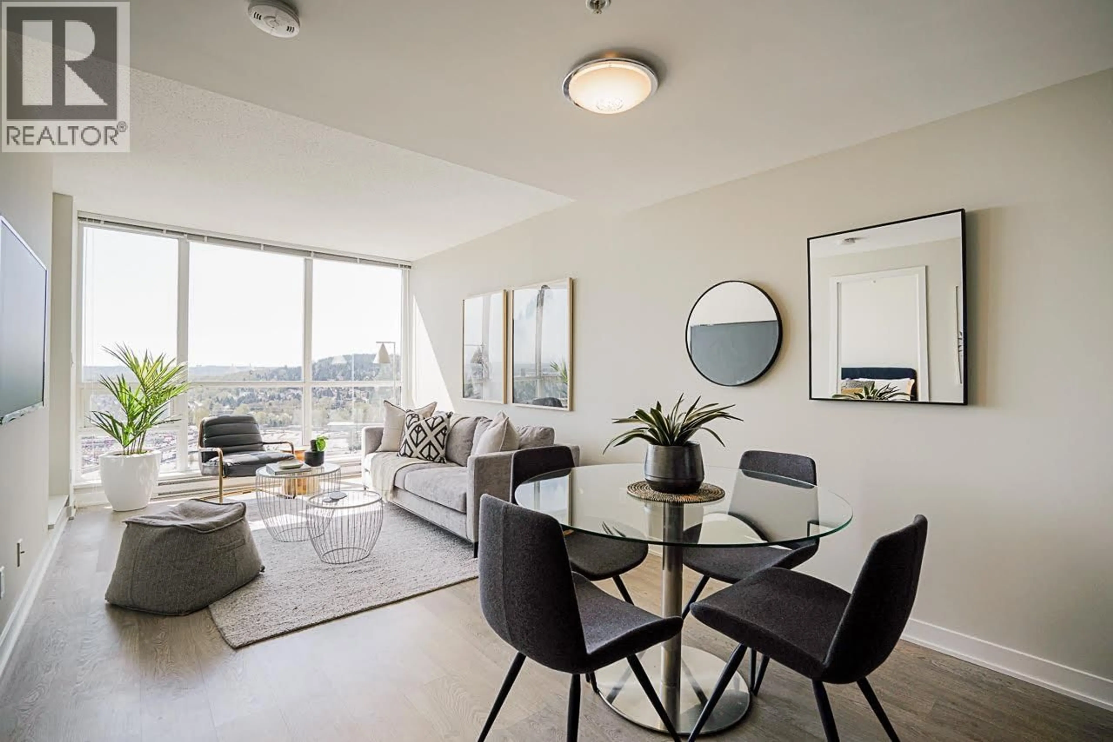 Living room with furniture, unknown for 3505 - 2975 ATLANTIC AVENUE, Coquitlam British Columbia V3B0C5