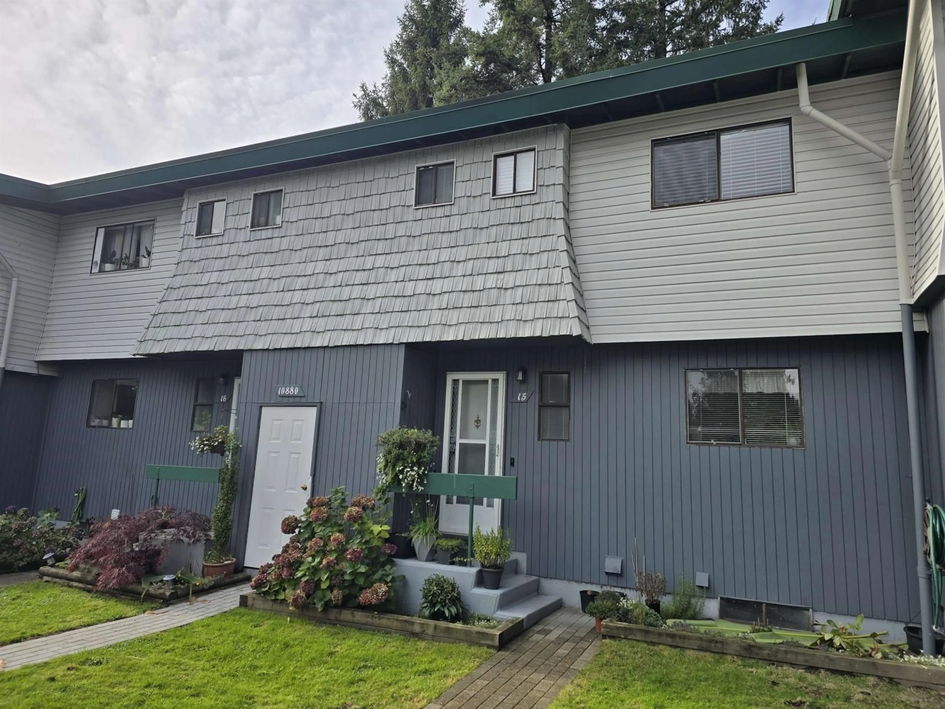Home with vinyl exterior material, street for 15 - 10880 152, Surrey British Columbia V3R4H4
