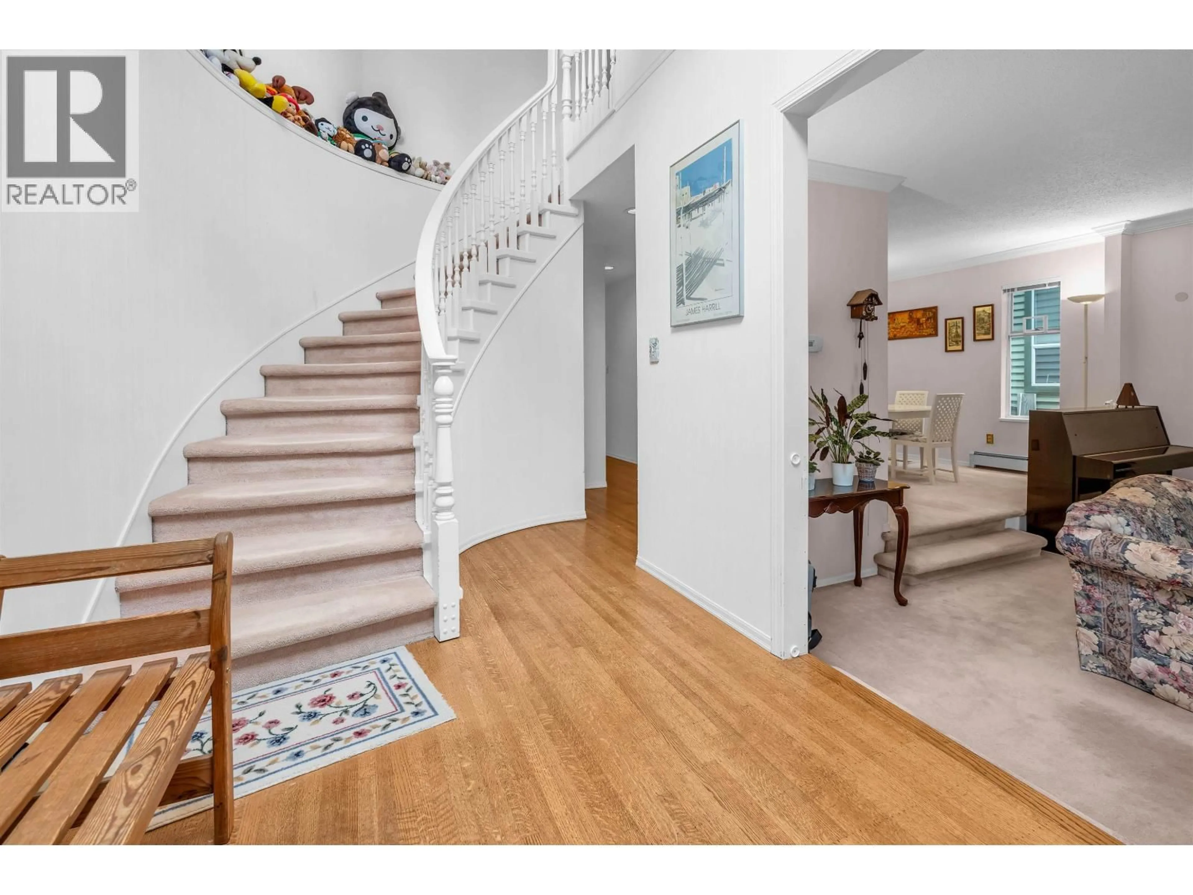 Indoor foyer for 3863 30TH AVENUE, Vancouver British Columbia V6S1W9