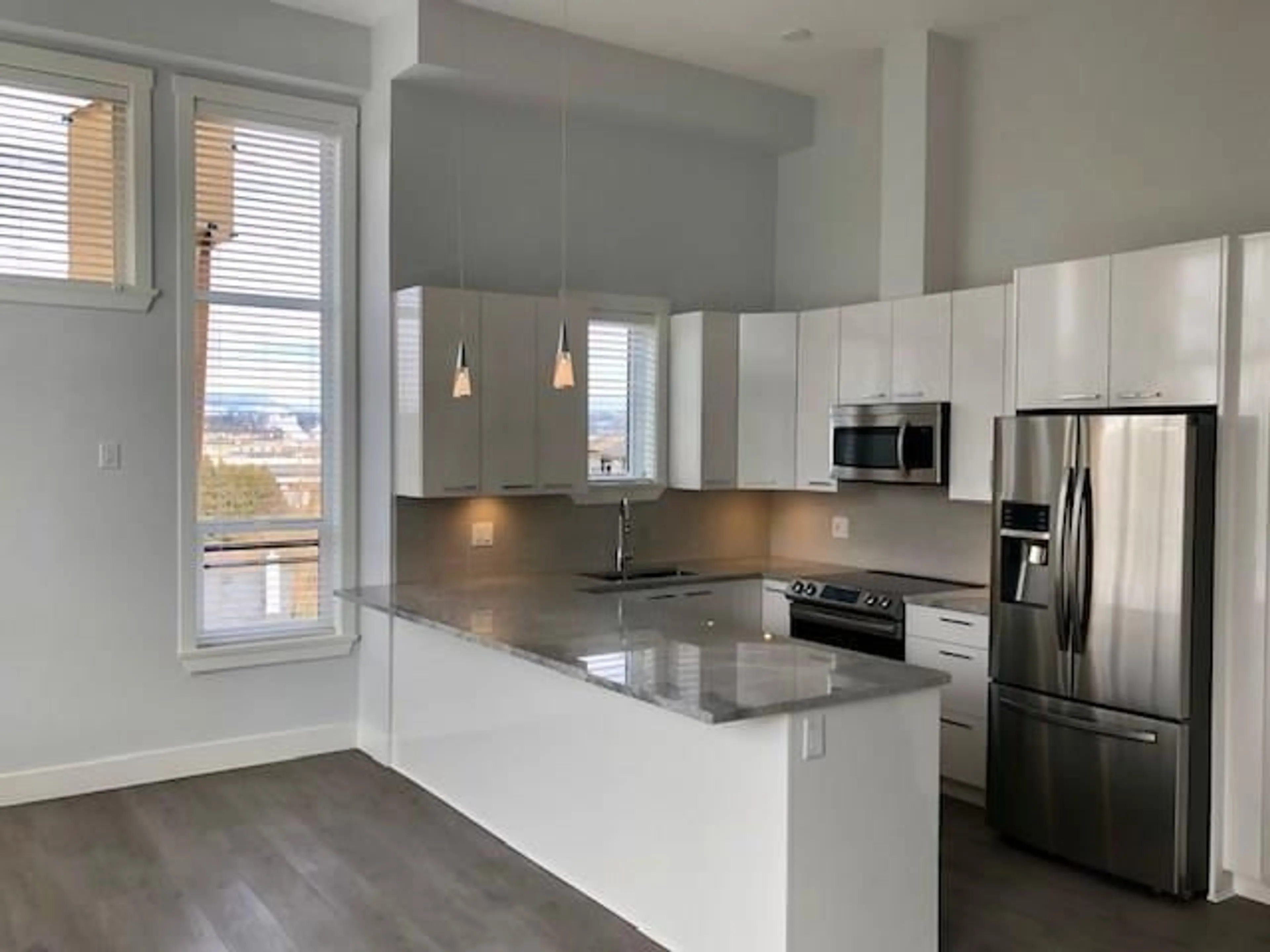 Open concept kitchen, unknown for 503 - 5485 BRYDON CRESCENT, Langley British Columbia V3A0N5