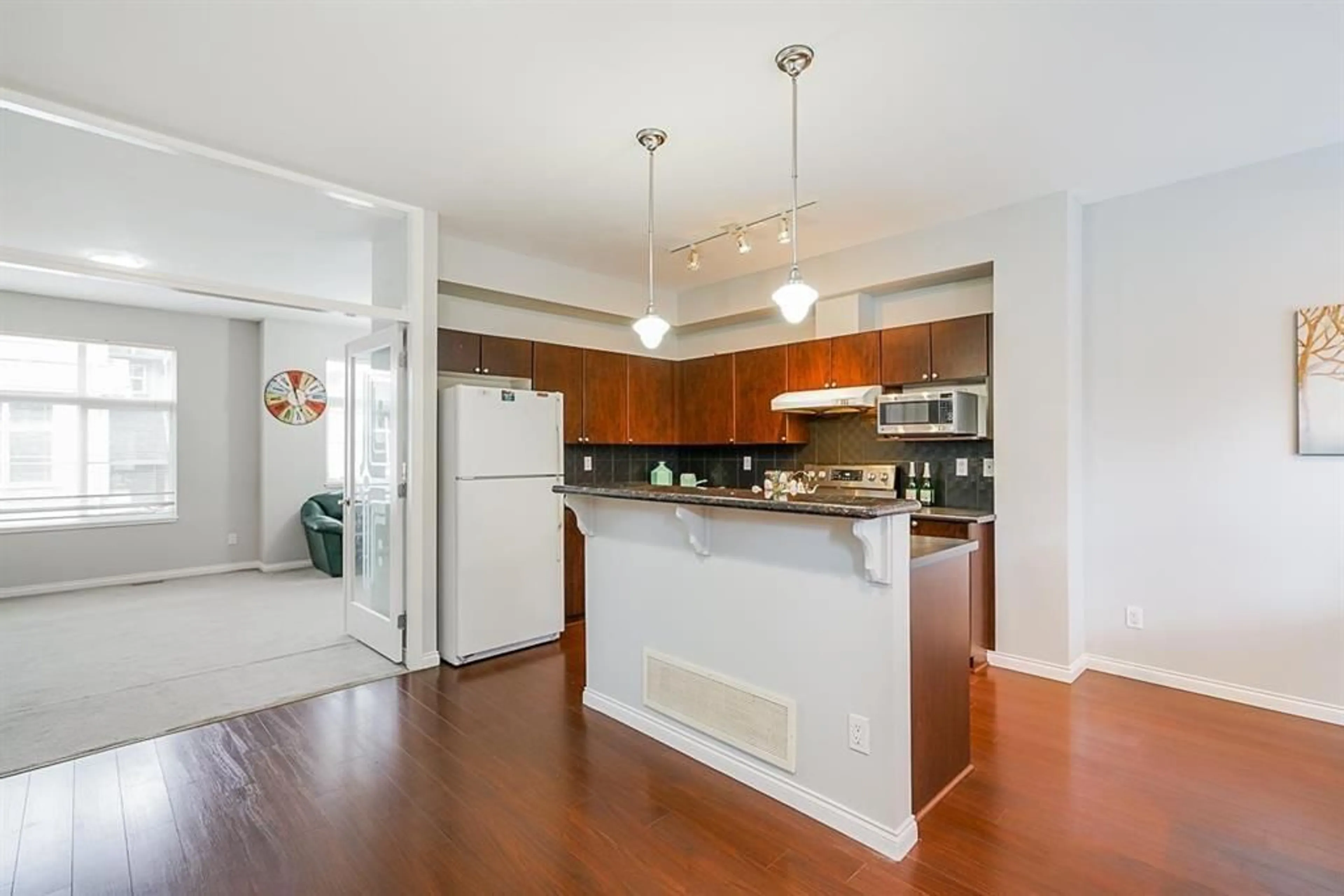 Open concept kitchen, unknown for 36 - 7518 138, Surrey British Columbia V3W1S1