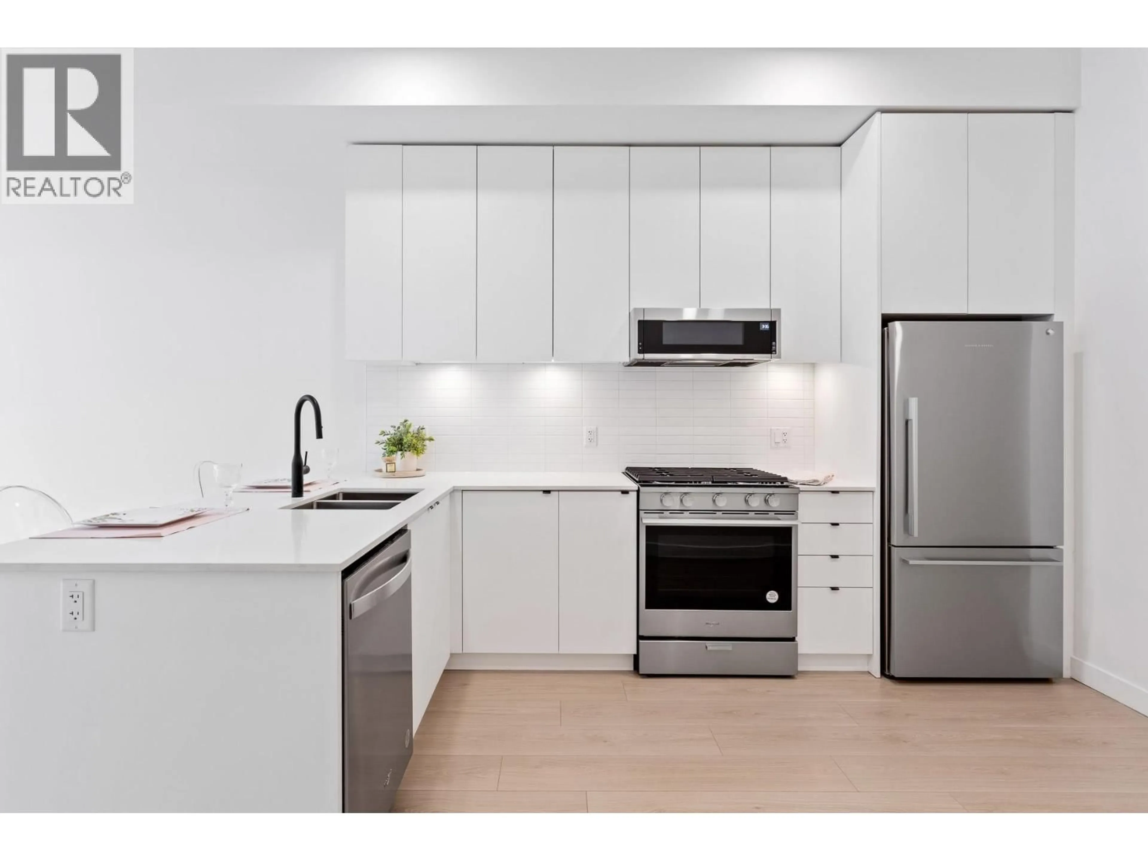 Standard kitchen, unknown for 108 - 2345 RINDALL AVENUE, Port Coquitlam British Columbia V3C1V3