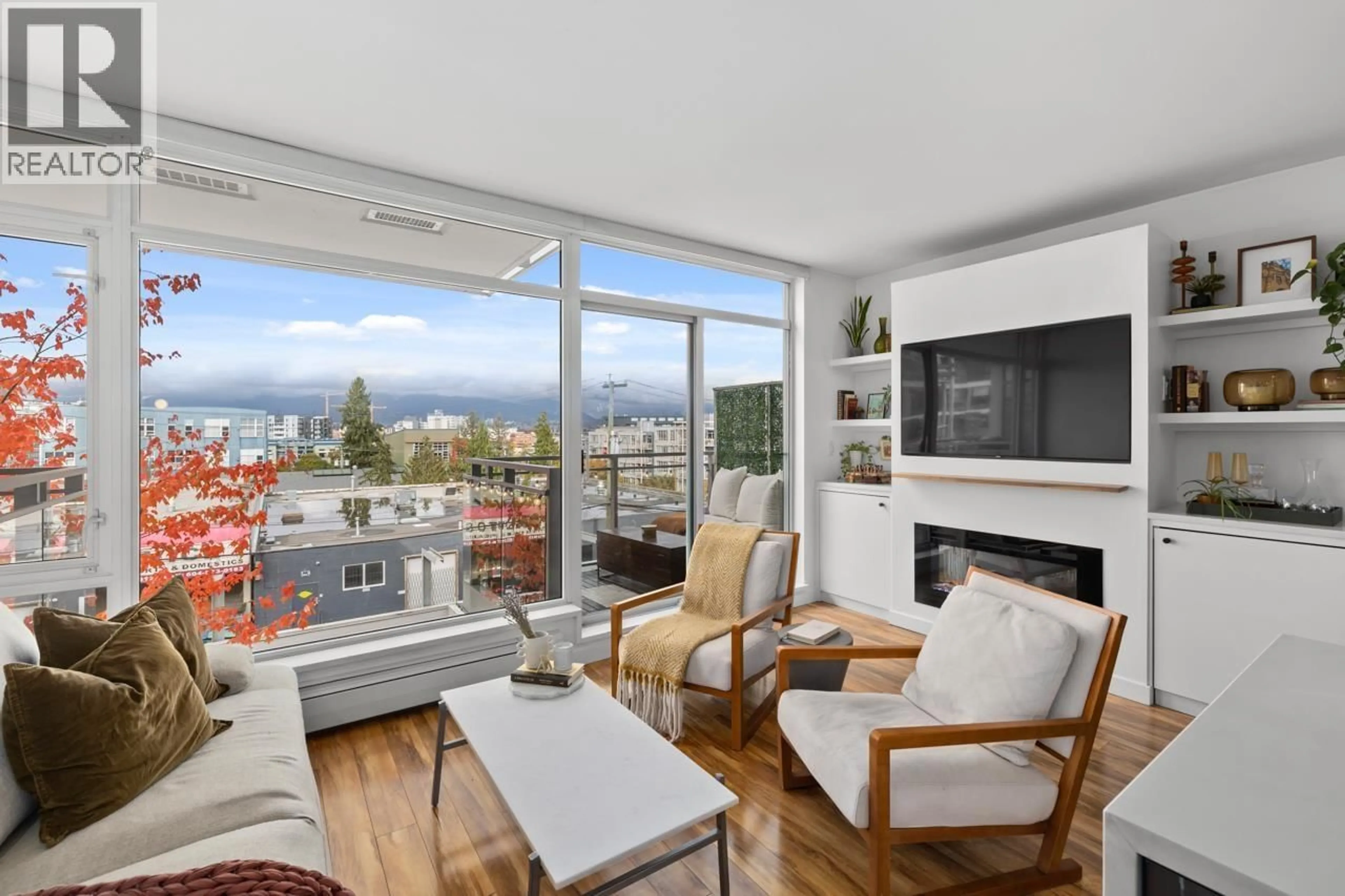 Living room with furniture, unknown for 520 - 289 6TH AVENUE, Vancouver British Columbia V5T0E9