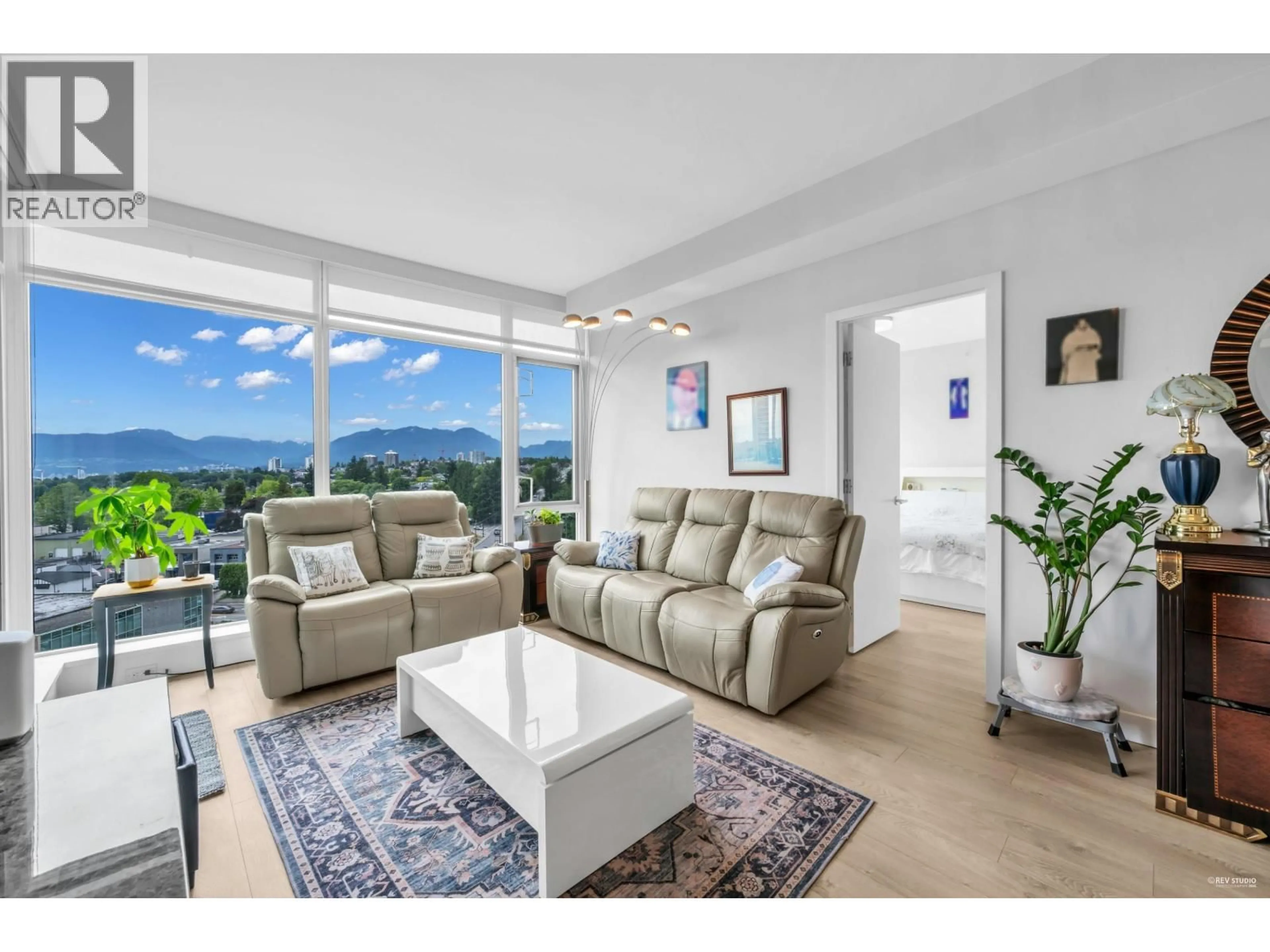 Living room with furniture, unknown for 1207 - 1788 GILMORE AVENUE, Burnaby British Columbia V5C0L5