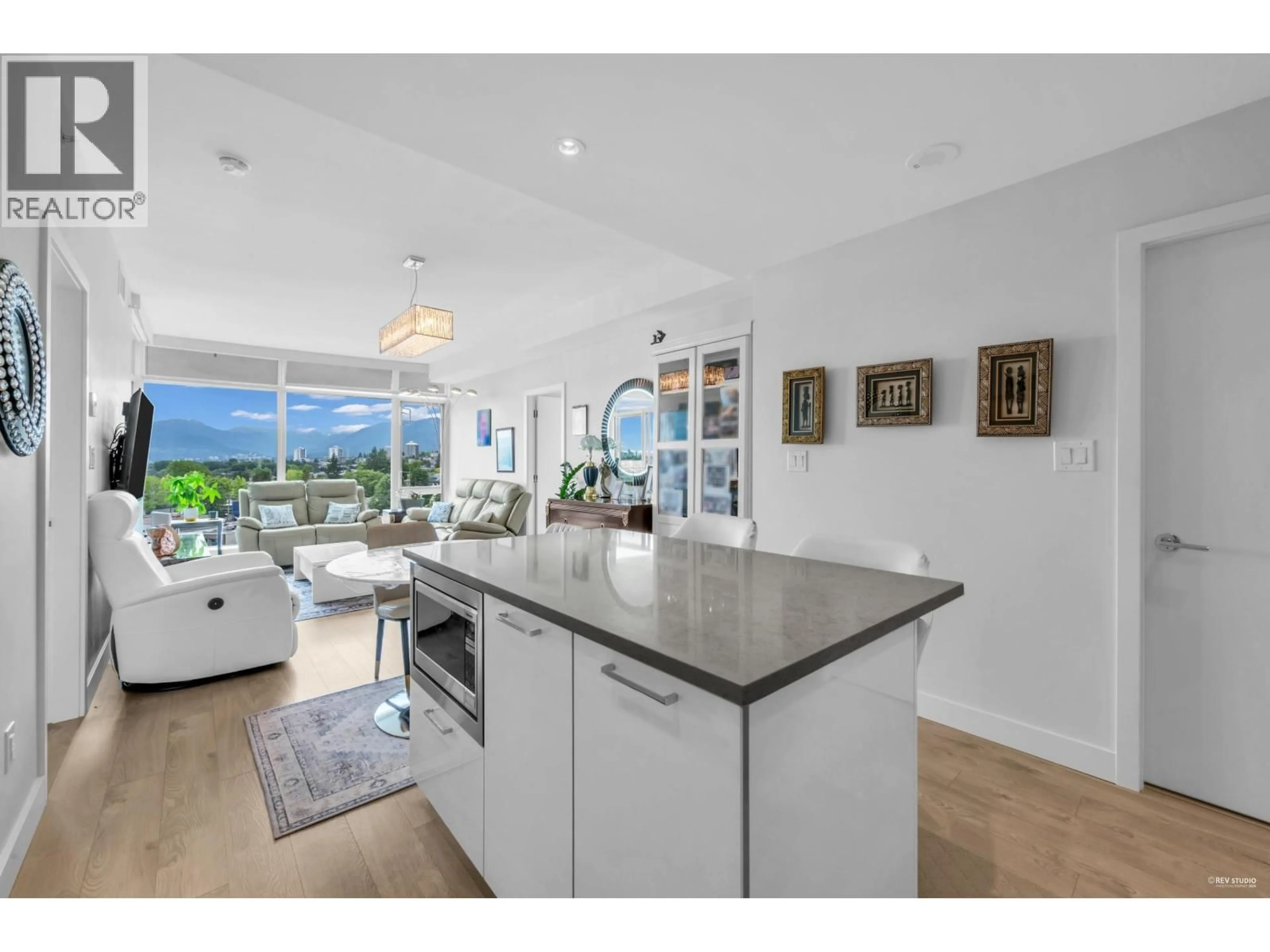 Open concept kitchen, unknown for 1207 - 1788 GILMORE AVENUE, Burnaby British Columbia V5C0L5