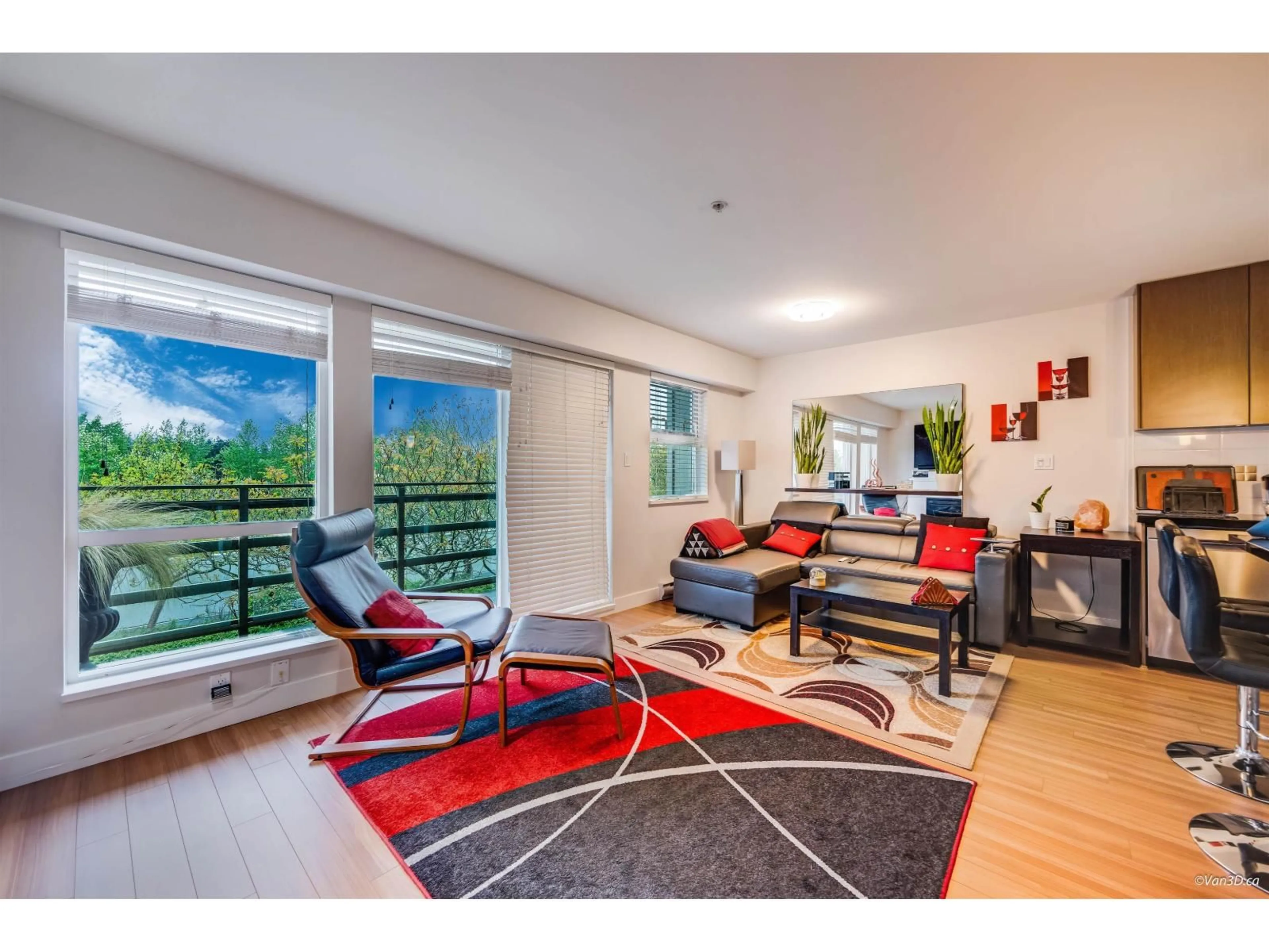 Living room with furniture, unknown for 313 - 15735 CROYDON, Surrey British Columbia V3Z2L5