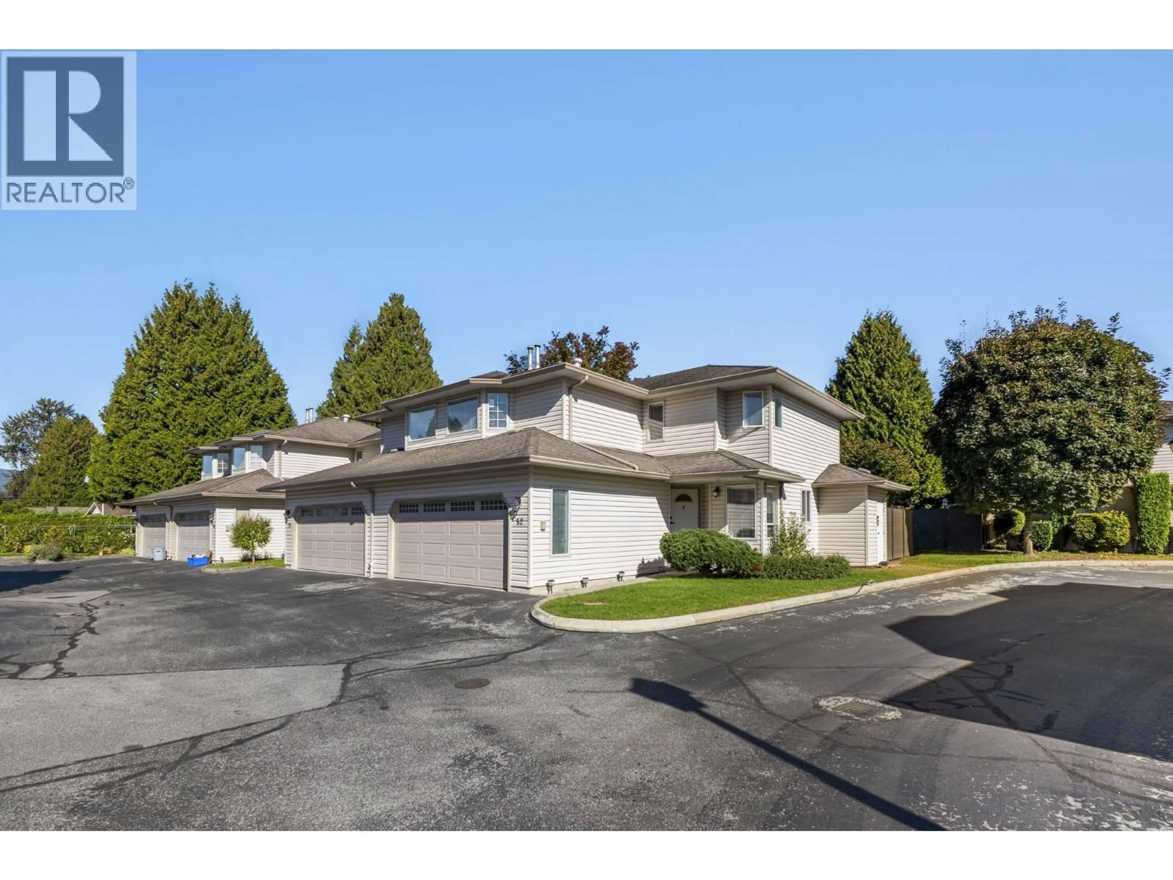 A pic from outside/outdoor area/front of a property/back of a property/a pic from drone, unknown for 52 - 12268 189A STREET, Pitt Meadows British Columbia V3Y2M7