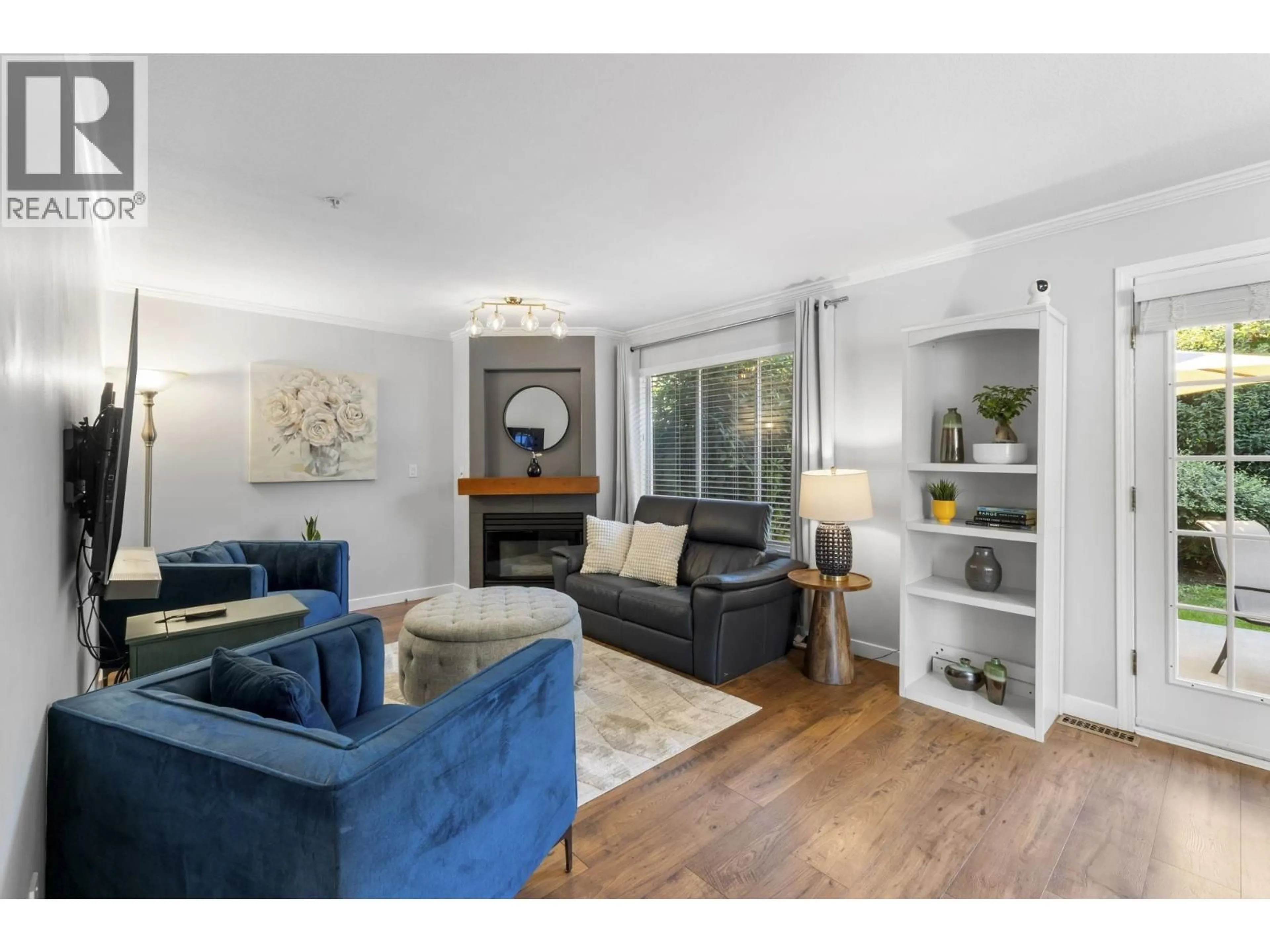 Living room with furniture, wood/laminate floor for 52 - 12268 189A STREET, Pitt Meadows British Columbia V3Y2M7