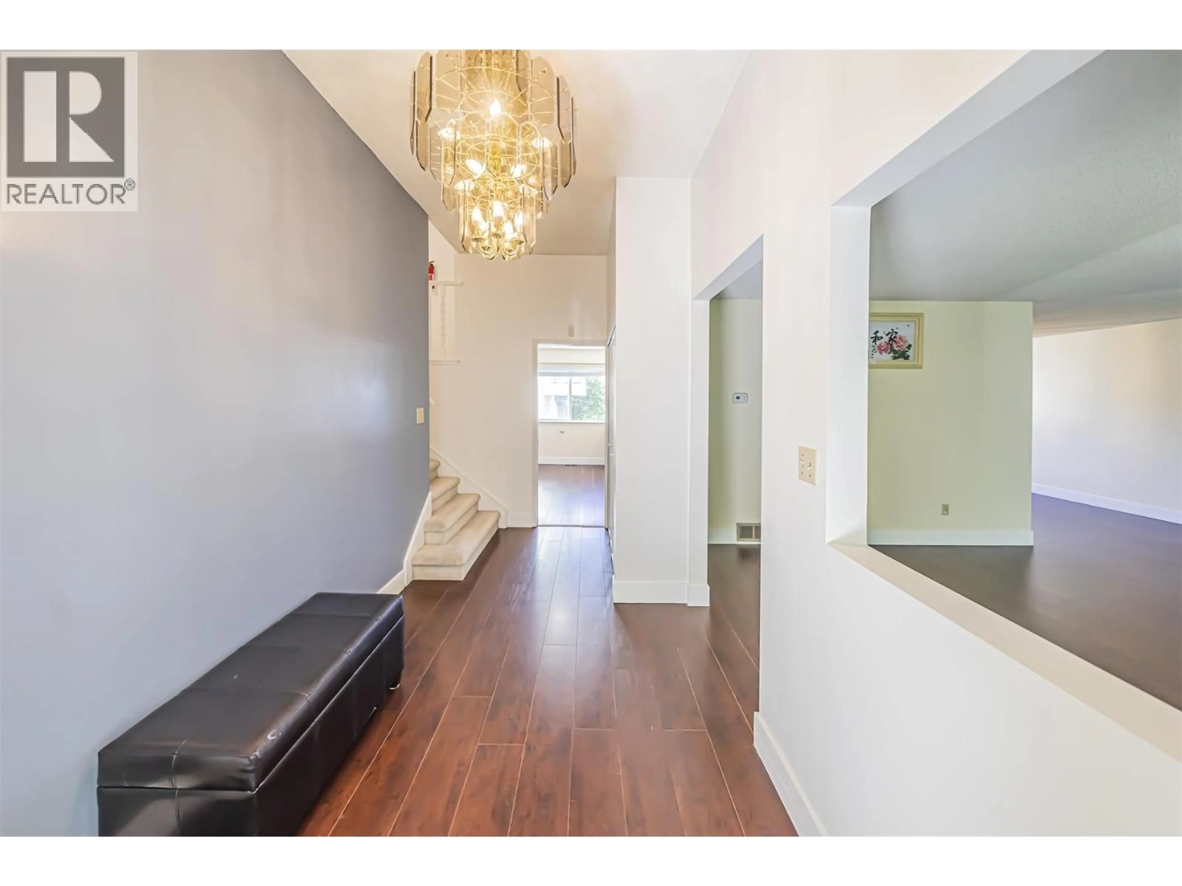 Indoor entryway for 313 HICKEY DRIVE, Coquitlam British Columbia V3K5T3