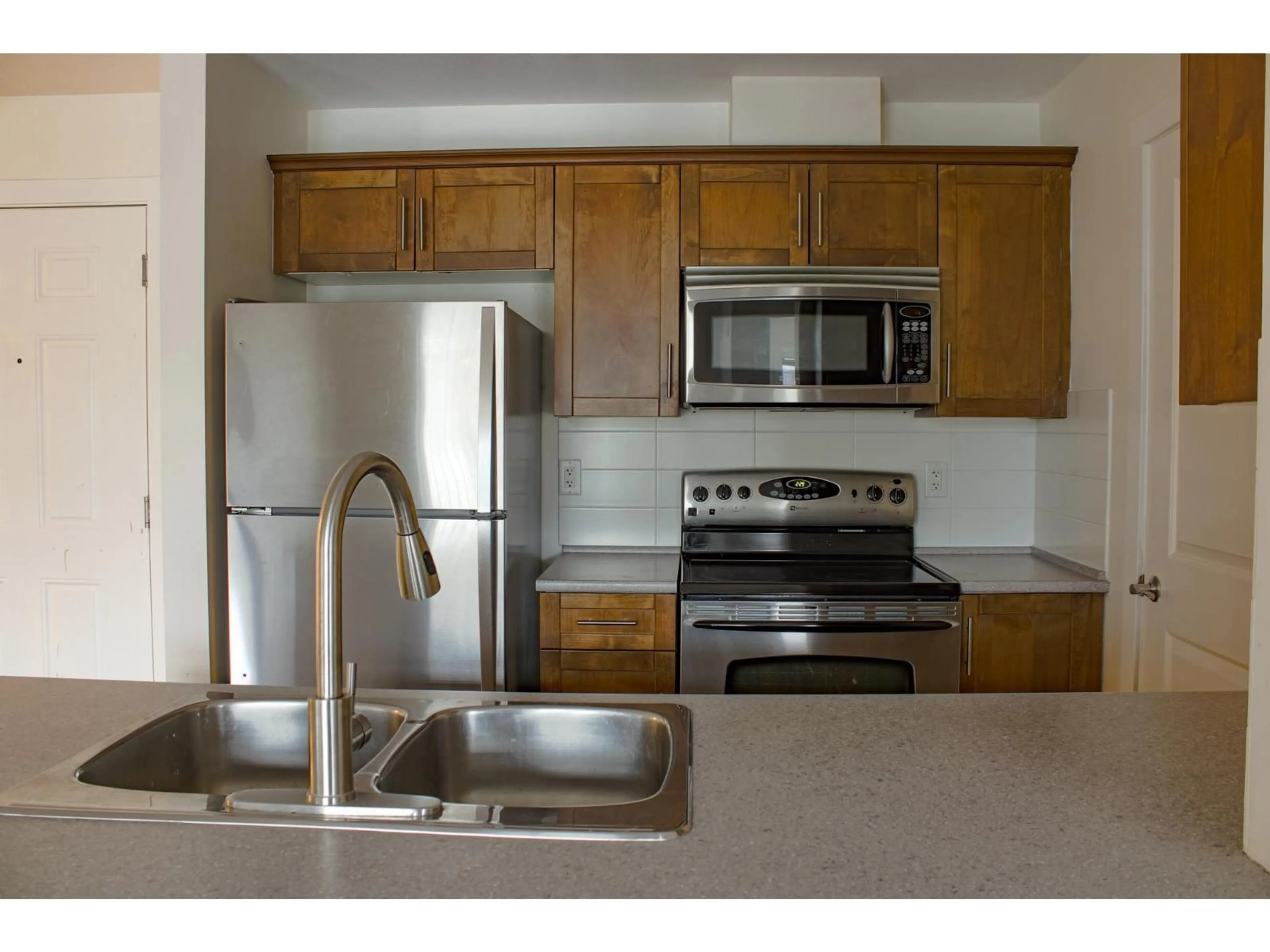 Standard kitchen, unknown for 412 - 46150 BOLE AVENUE, Chilliwack British Columbia V2P0B7