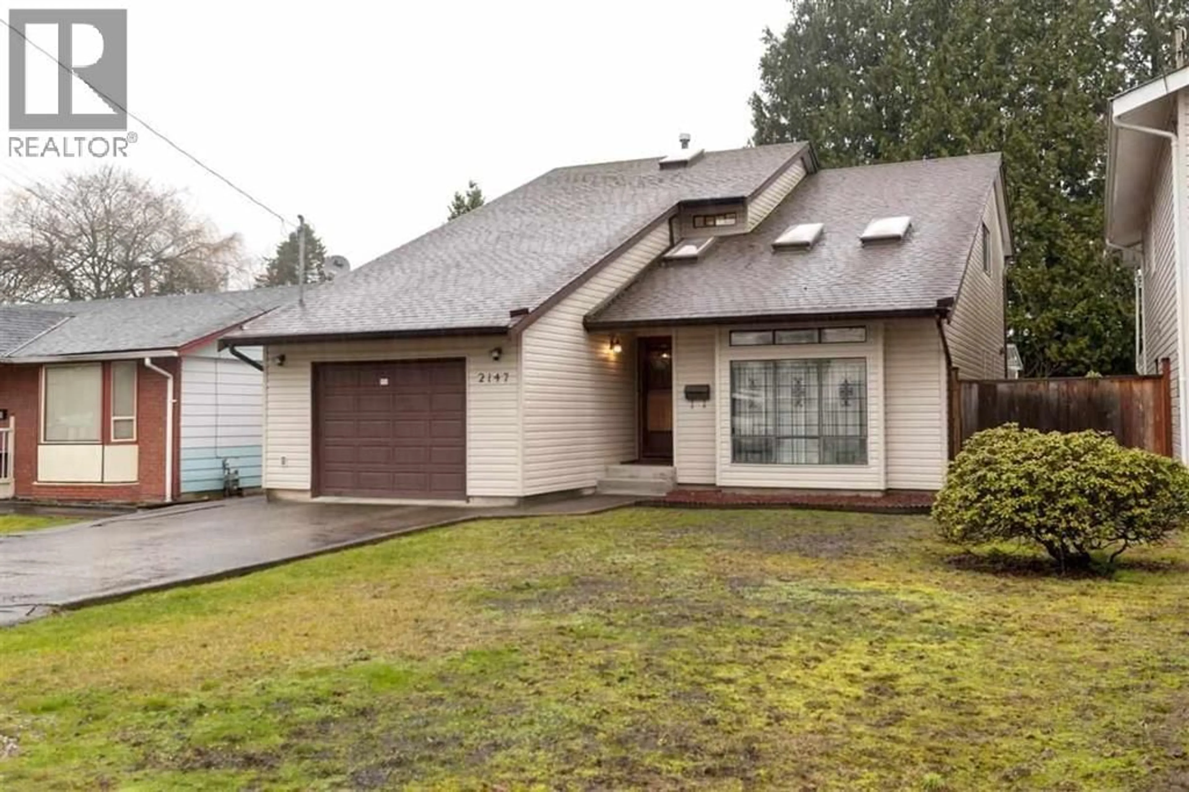 Home with vinyl exterior material, street for 2147 GRANT AVENUE, Port Coquitlam British Columbia V3B1R1