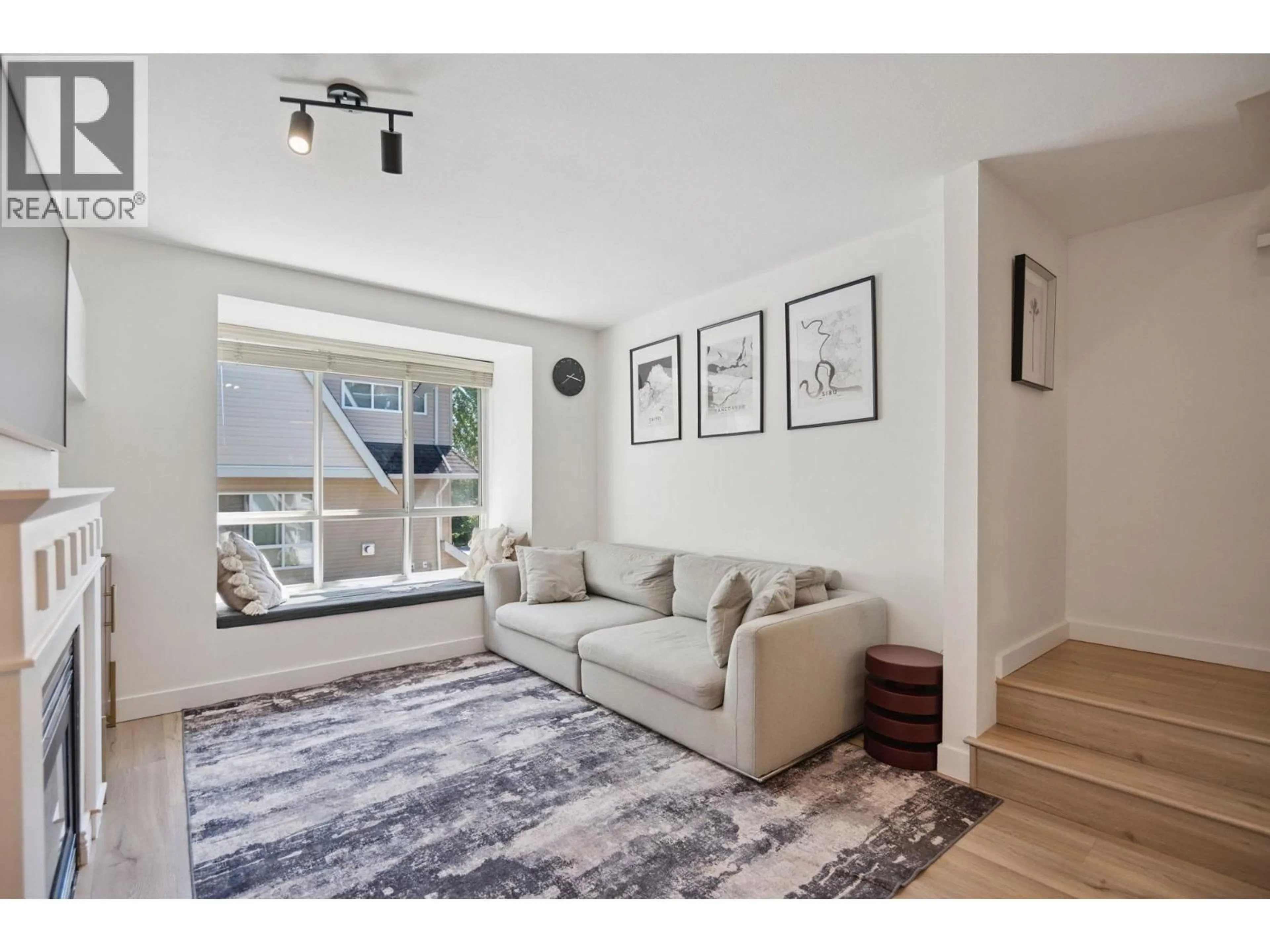 Living room with furniture, unknown for 6689 PRENTER STREET, Burnaby British Columbia V5E1B1