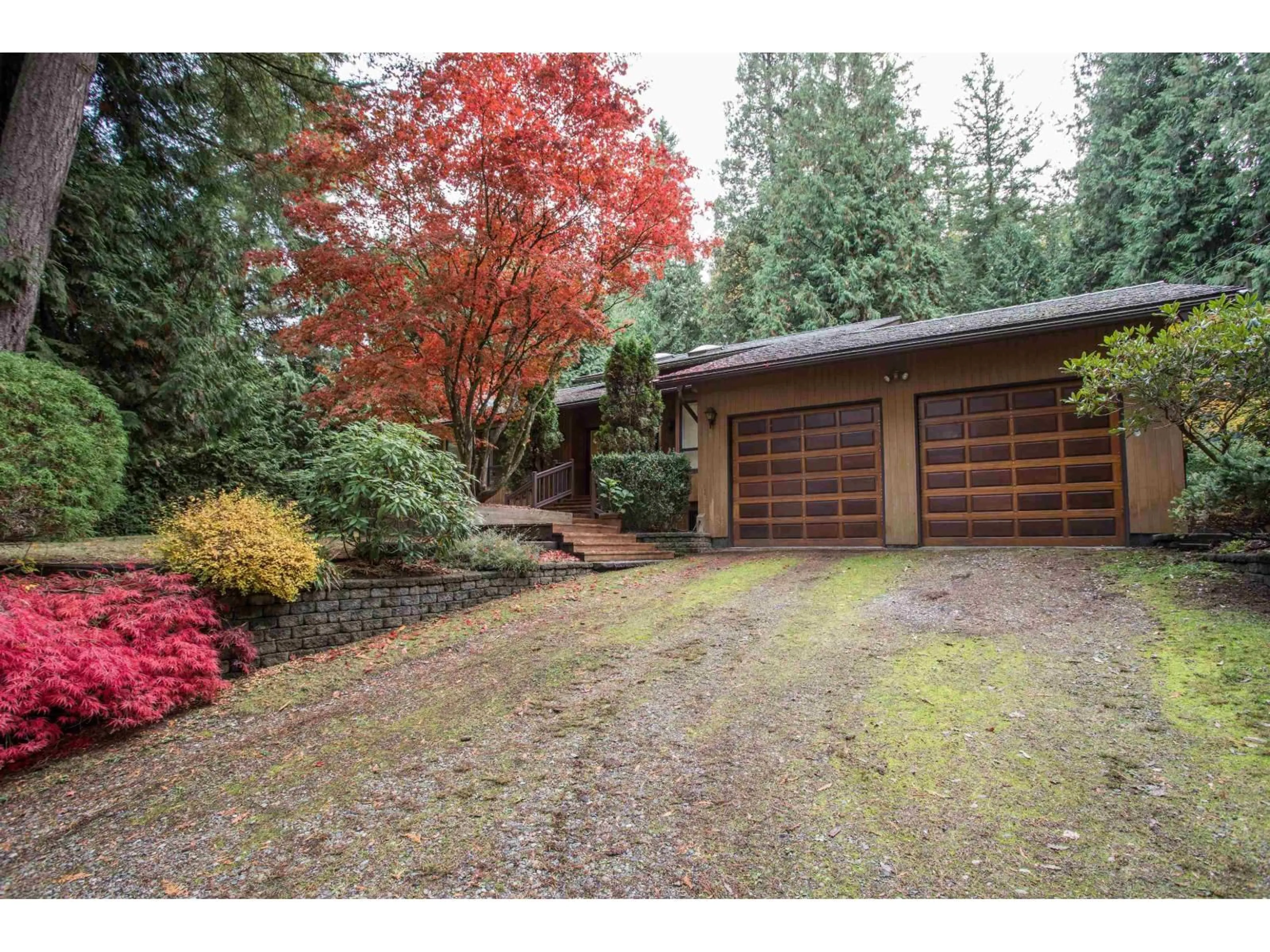 Indoor garage for 13912 28, Surrey British Columbia V4P1T4