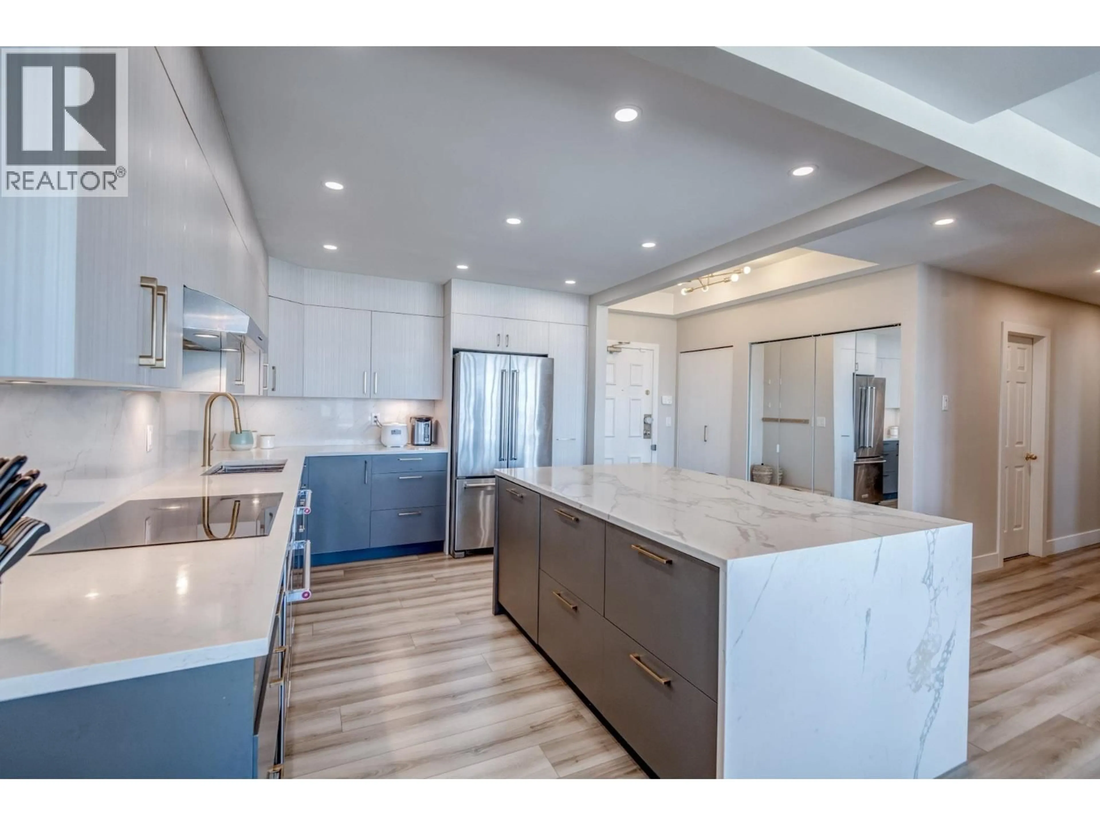 Open concept kitchen, ceramic/tile floor for 2801 - 6220 MCKAY AVENUE, Burnaby British Columbia V5H4M8
