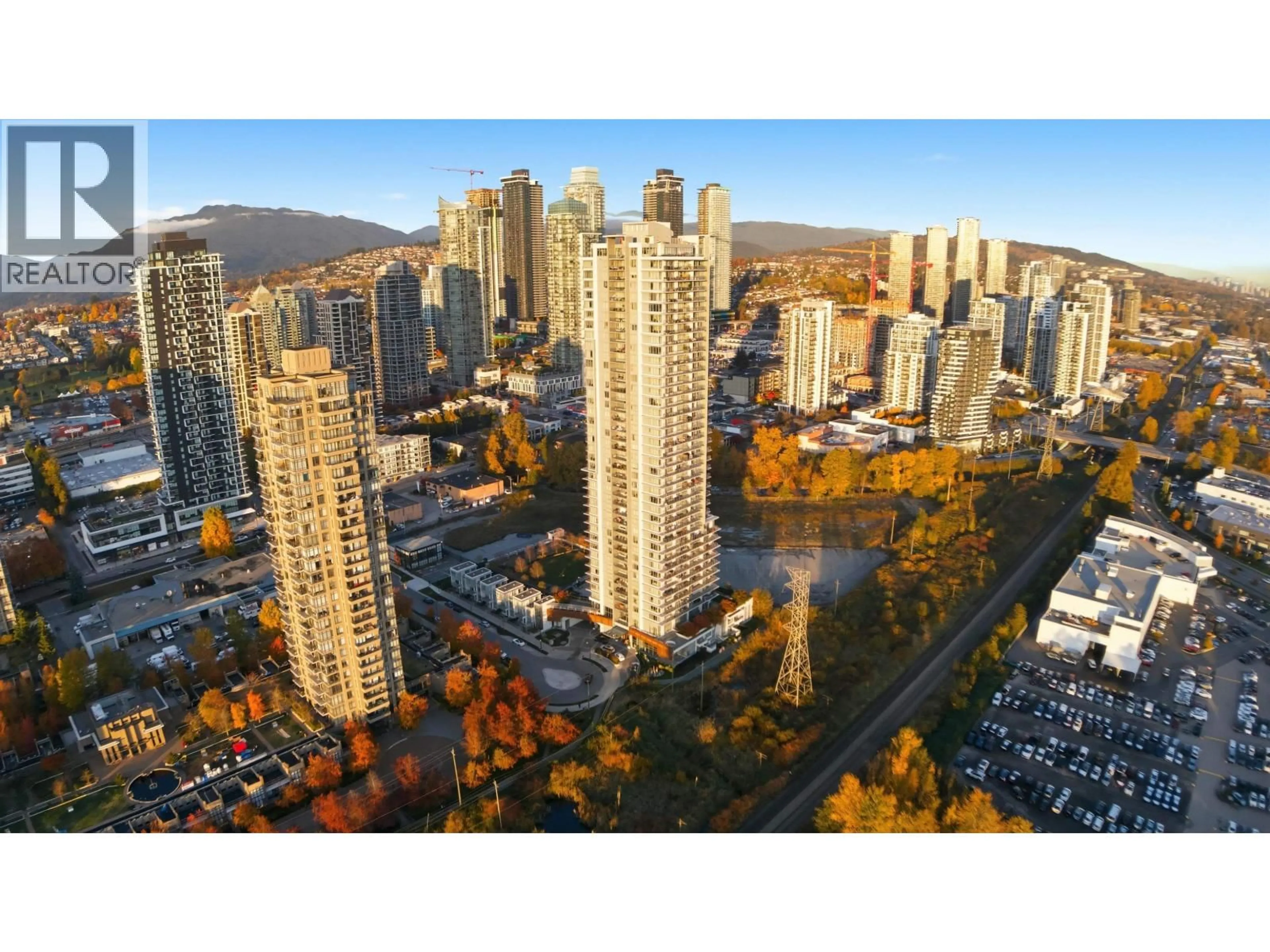 A pic from outside/outdoor area/front of a property/back of a property/a pic from drone, city buildings view from balcony for 3801 - 2388 MADISON AVENUE, Burnaby British Columbia V5C0K8