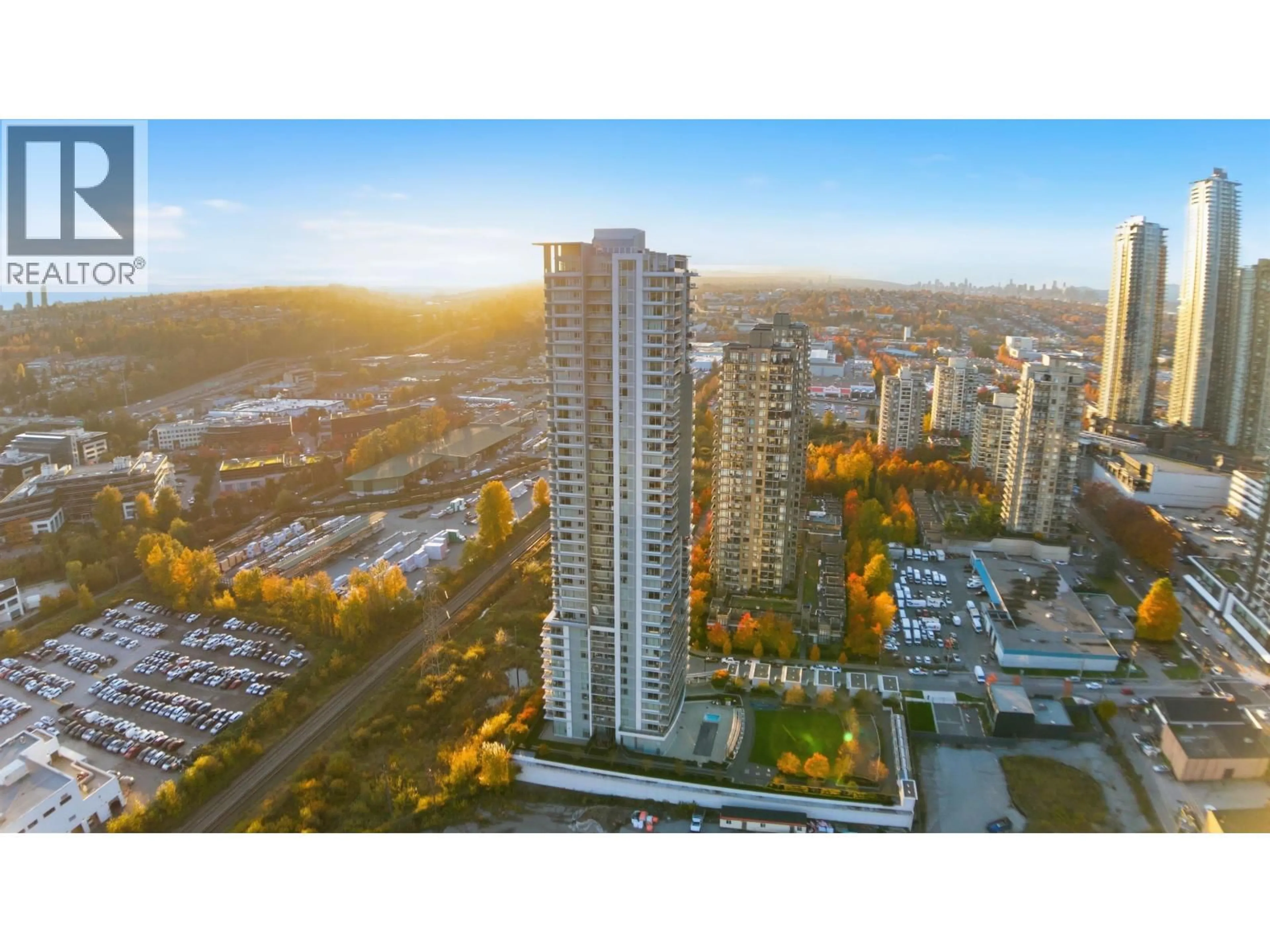 A pic from outside/outdoor area/front of a property/back of a property/a pic from drone, city buildings view from balcony for 3801 - 2388 MADISON AVENUE, Burnaby British Columbia V5C0K8