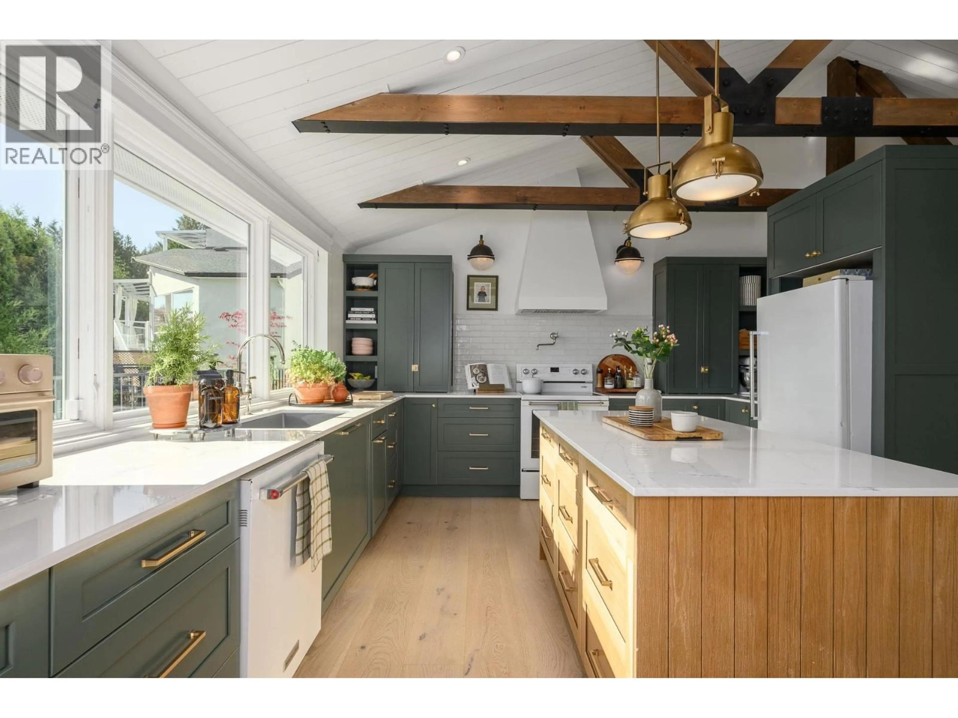 Open concept kitchen, unknown for 580 IOCO ROAD, Port Moody British Columbia V3H2W2