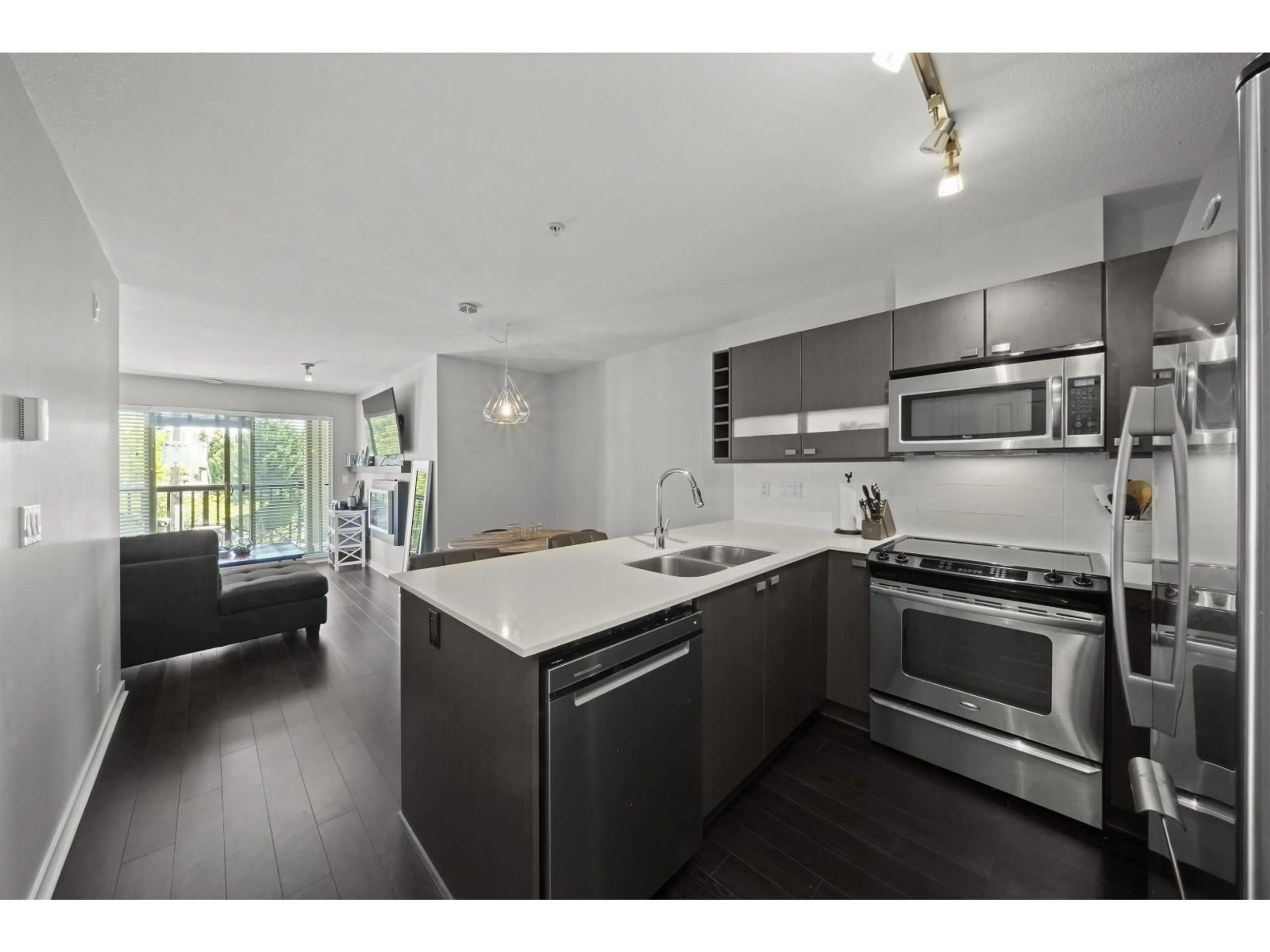 Unknown for 305 - 21009 56, Langley British Columbia V3A0C9