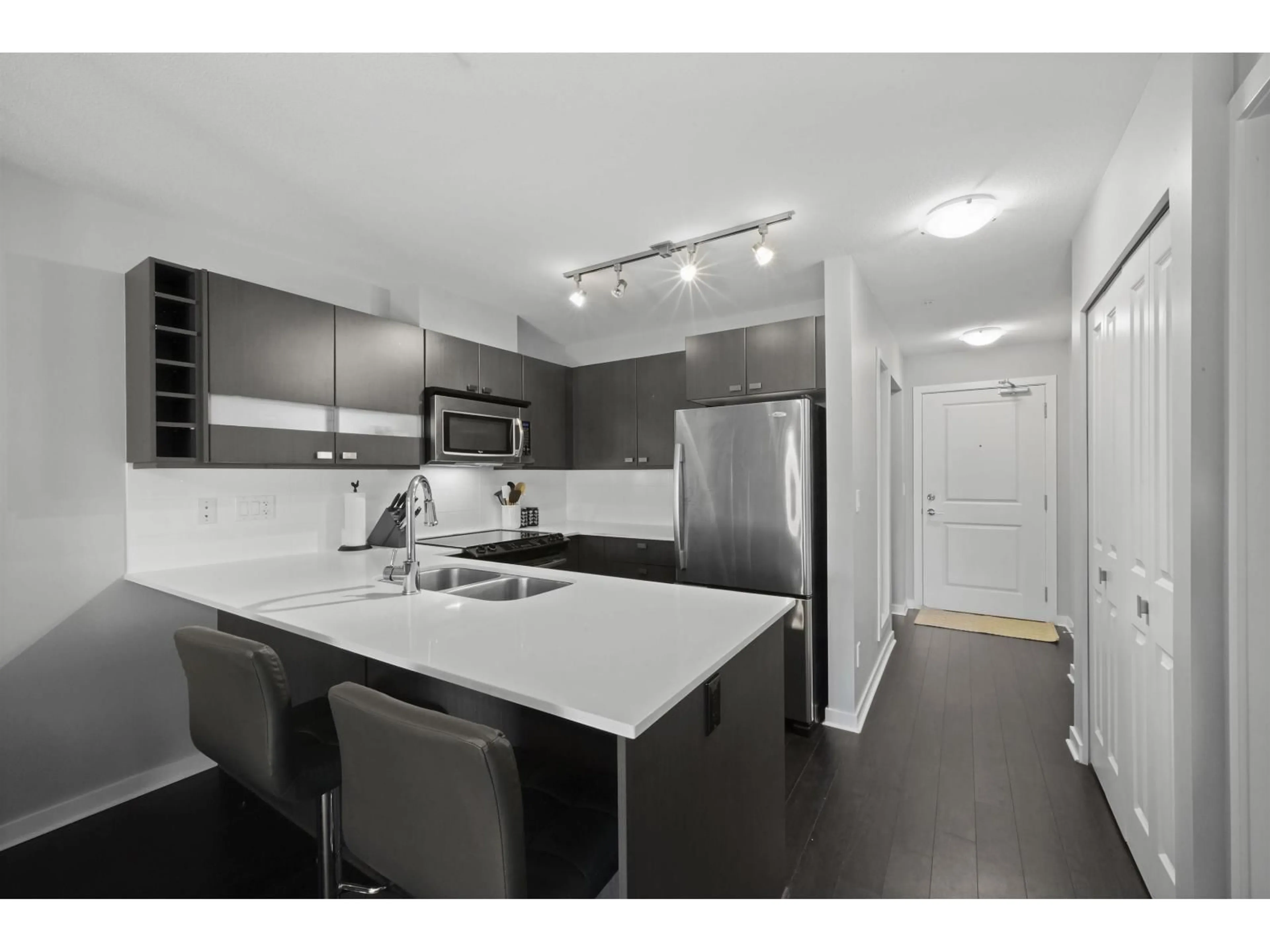 Unknown for 305 - 21009 56, Langley British Columbia V3A0C9