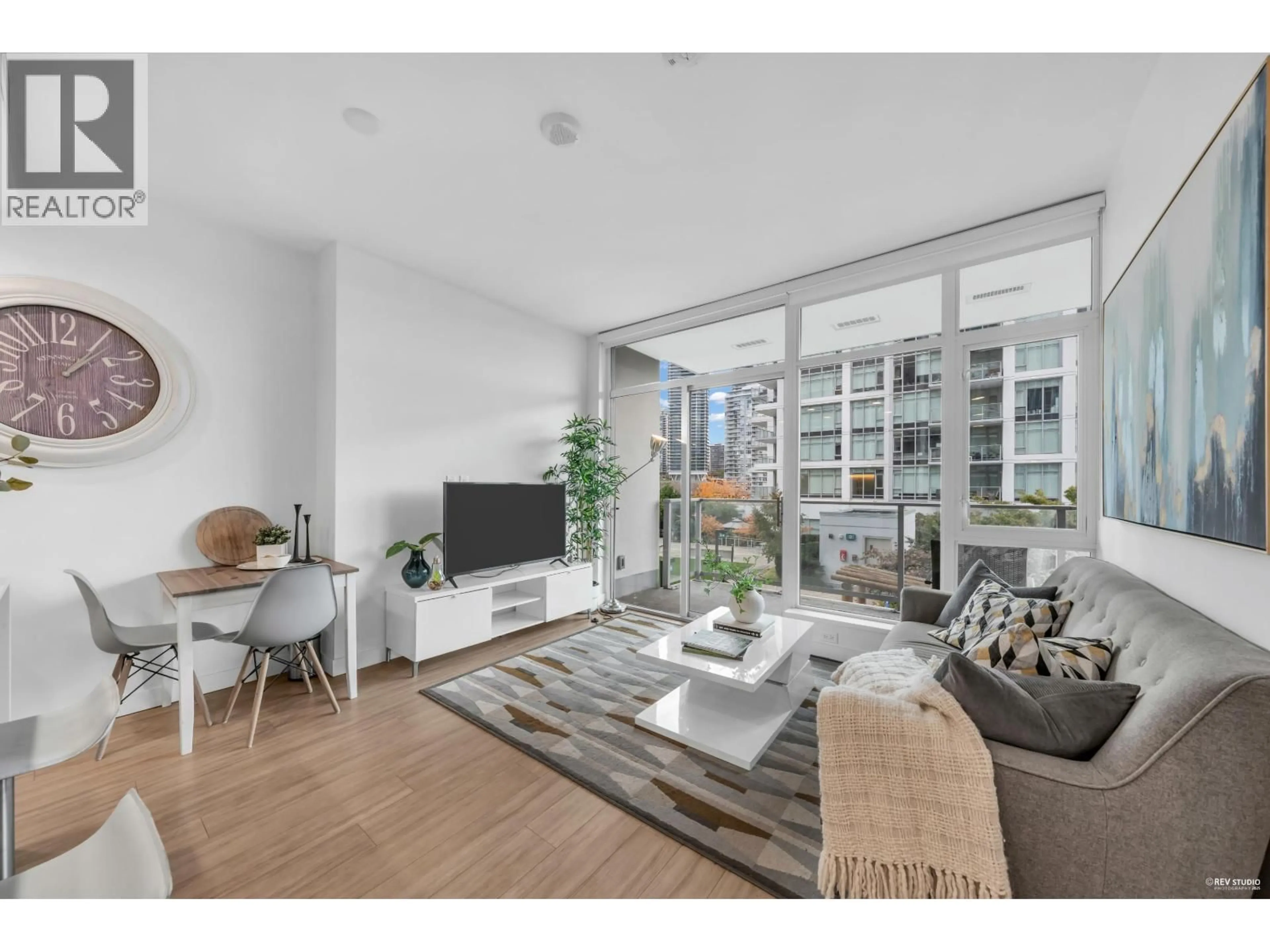 Living room with furniture, unknown for 505 - 2311 BETA AVENUE, Burnaby British Columbia V5C0M1