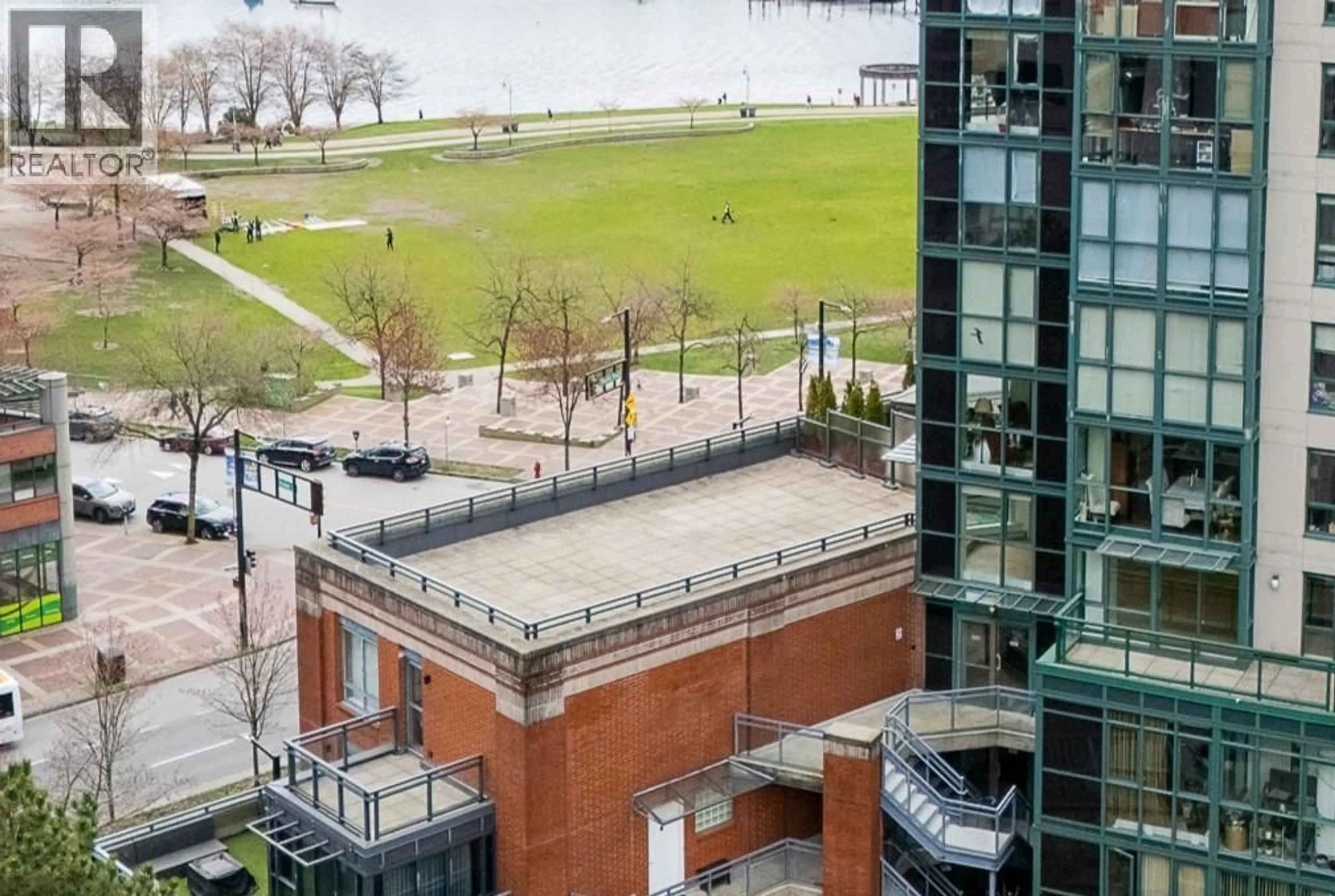 A pic from outside/outdoor area/front of a property/back of a property/a pic from drone, city buildings view from balcony for 706 - 289 DRAKE STREET, Vancouver British Columbia V6B5Z5