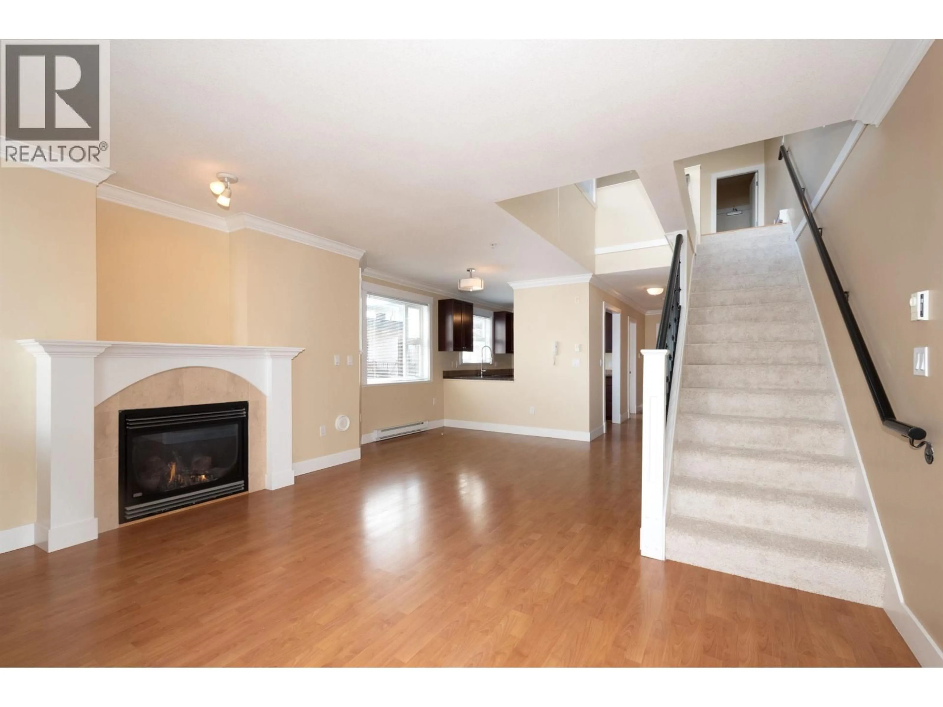 Unknown for 304 - 152 12TH STREET, North Vancouver British Columbia V7L2J4