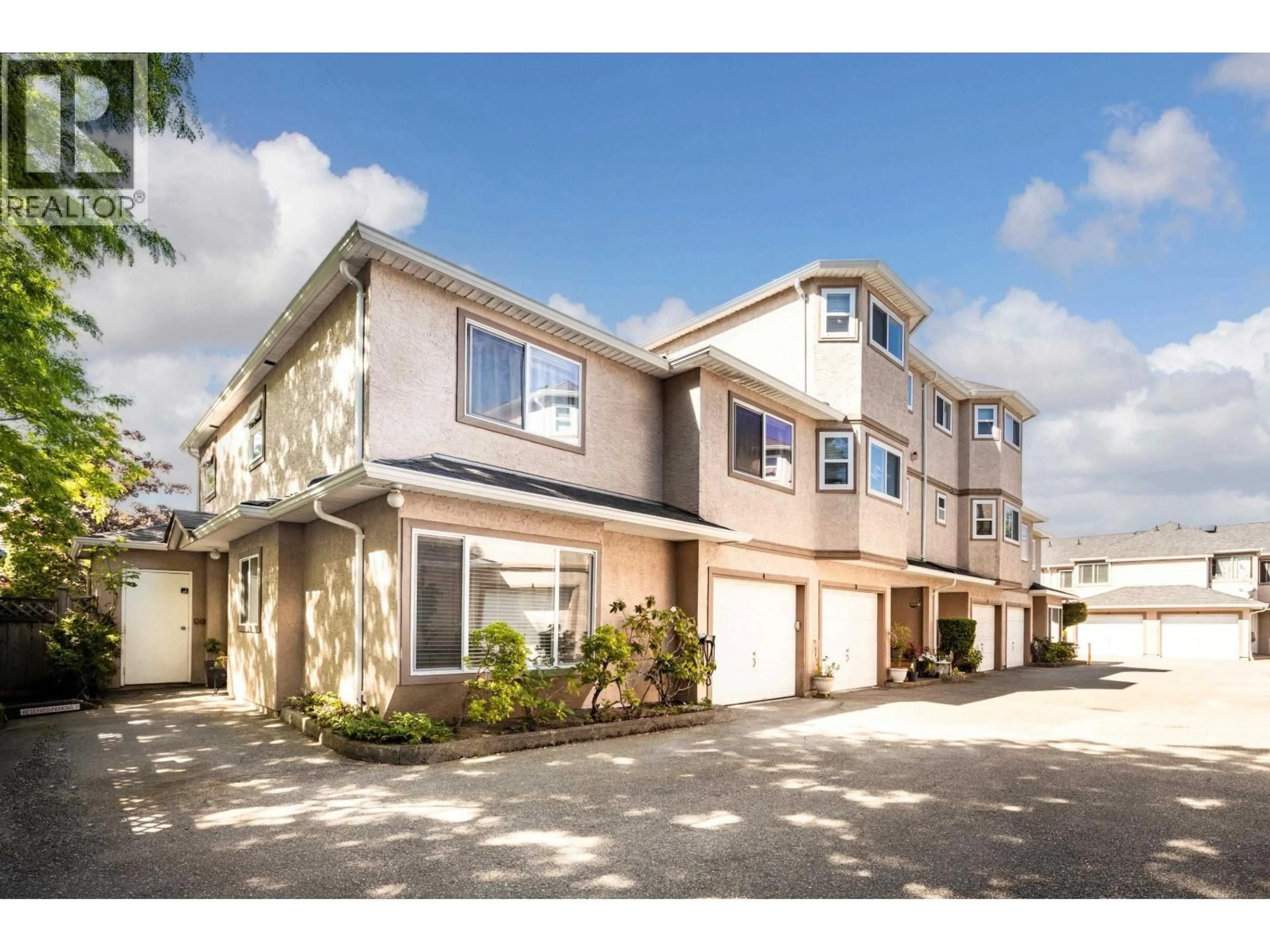 A pic from outside/outdoor area/front of a property/back of a property/a pic from drone, street for 4 - 7171 BLUNDELL ROAD, Richmond British Columbia V6Y1J5