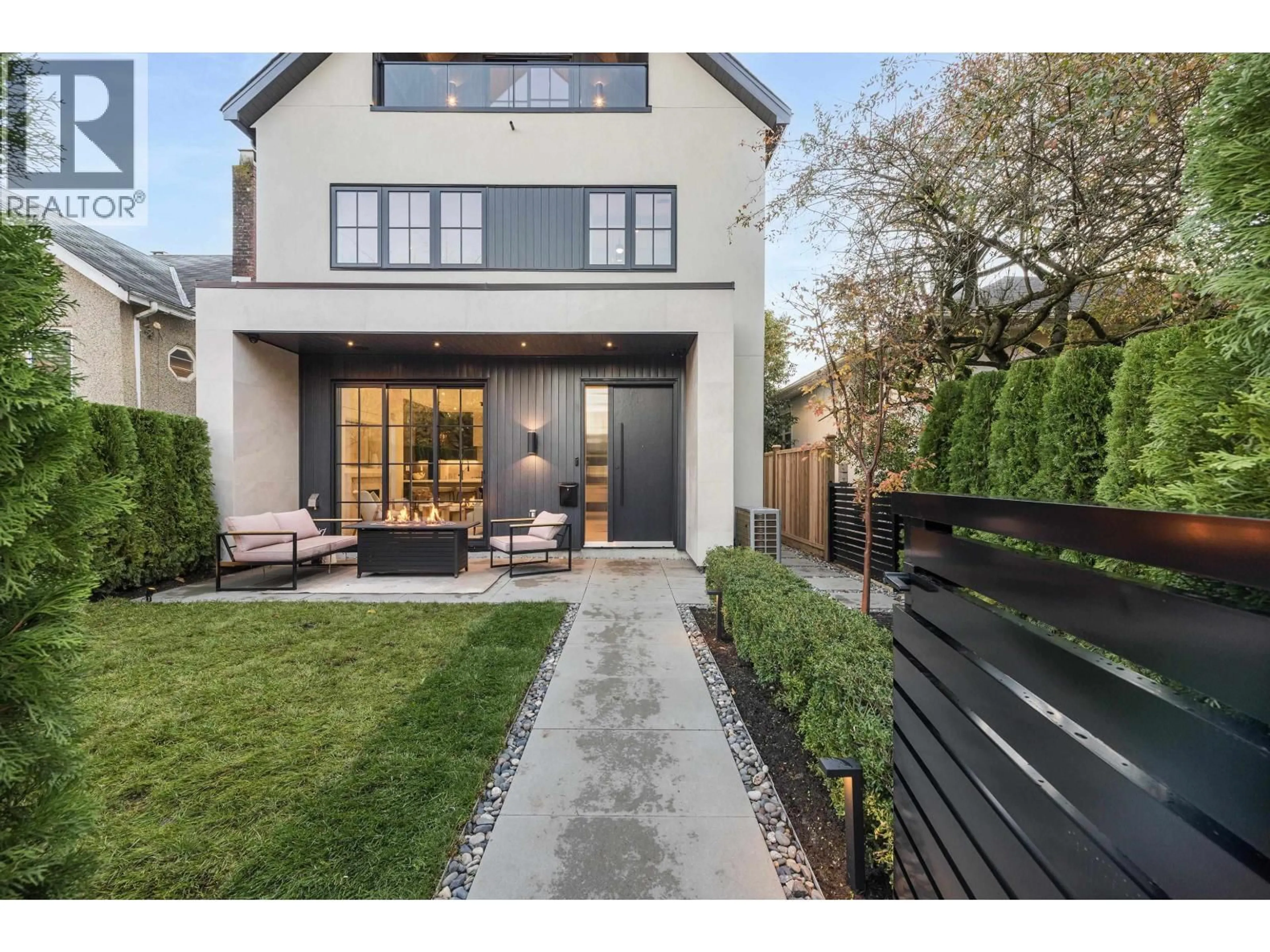 Home with brick exterior material, street for 1 - 240 37TH AVENUE, Vancouver British Columbia V5W1E6