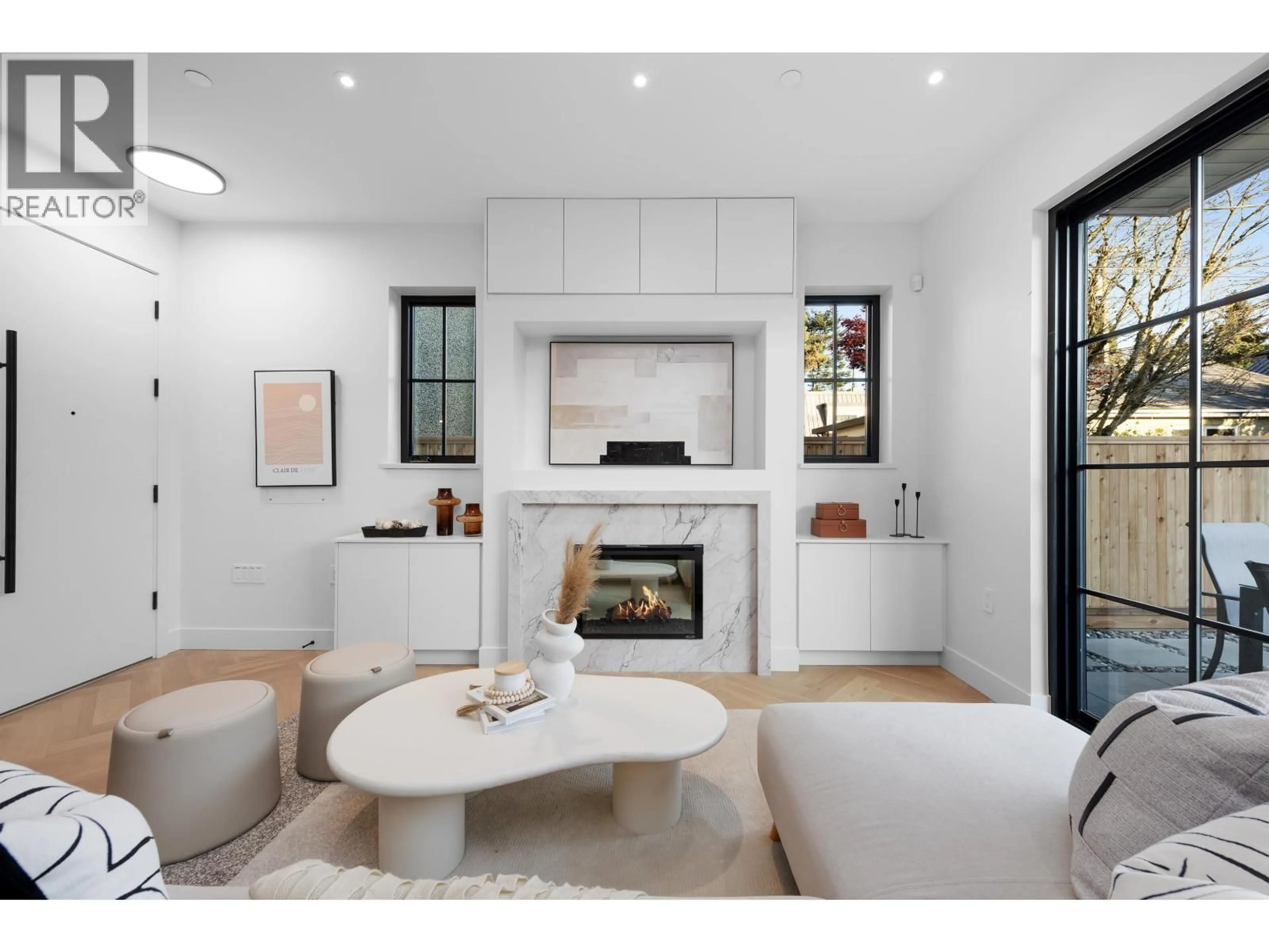 Unknown for 2 - 240 37TH AVENUE, Vancouver British Columbia V5W1E6