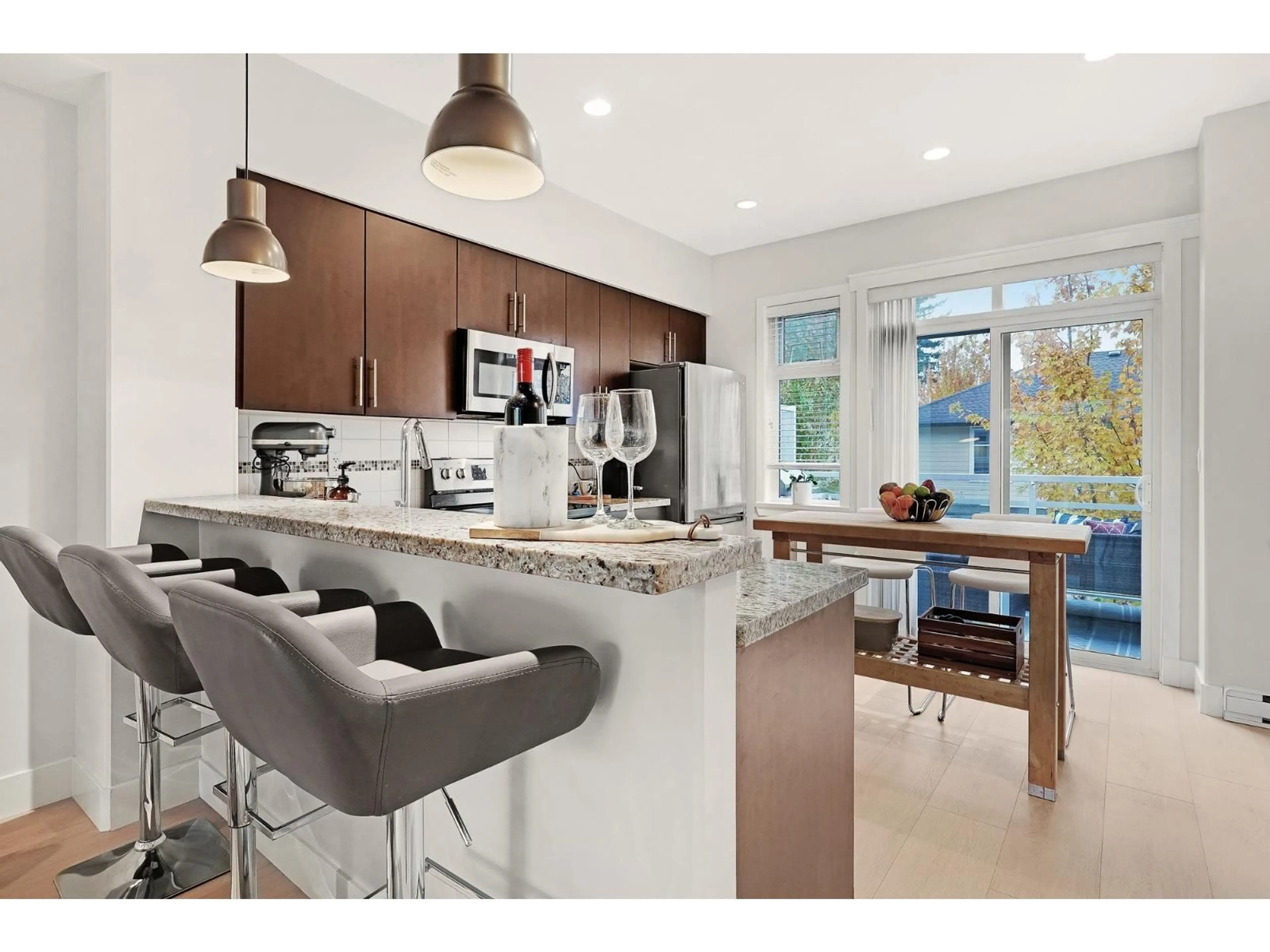 Open concept kitchen, unknown for 73 - 15405 31, Surrey British Columbia V3Z2W5