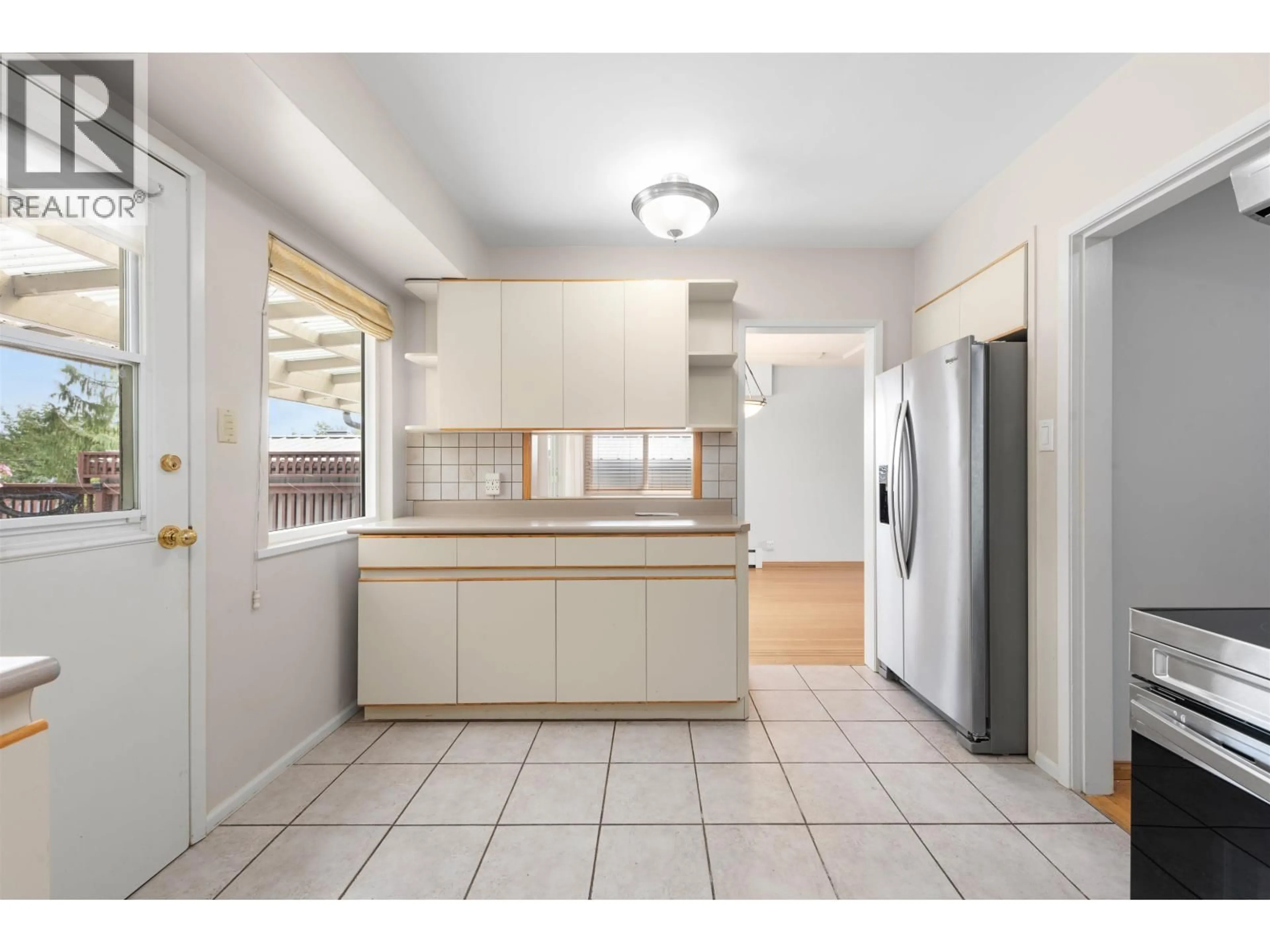 Standard kitchen, ceramic/tile floor for 7988 EDSON AVENUE, Burnaby British Columbia V5J3W7