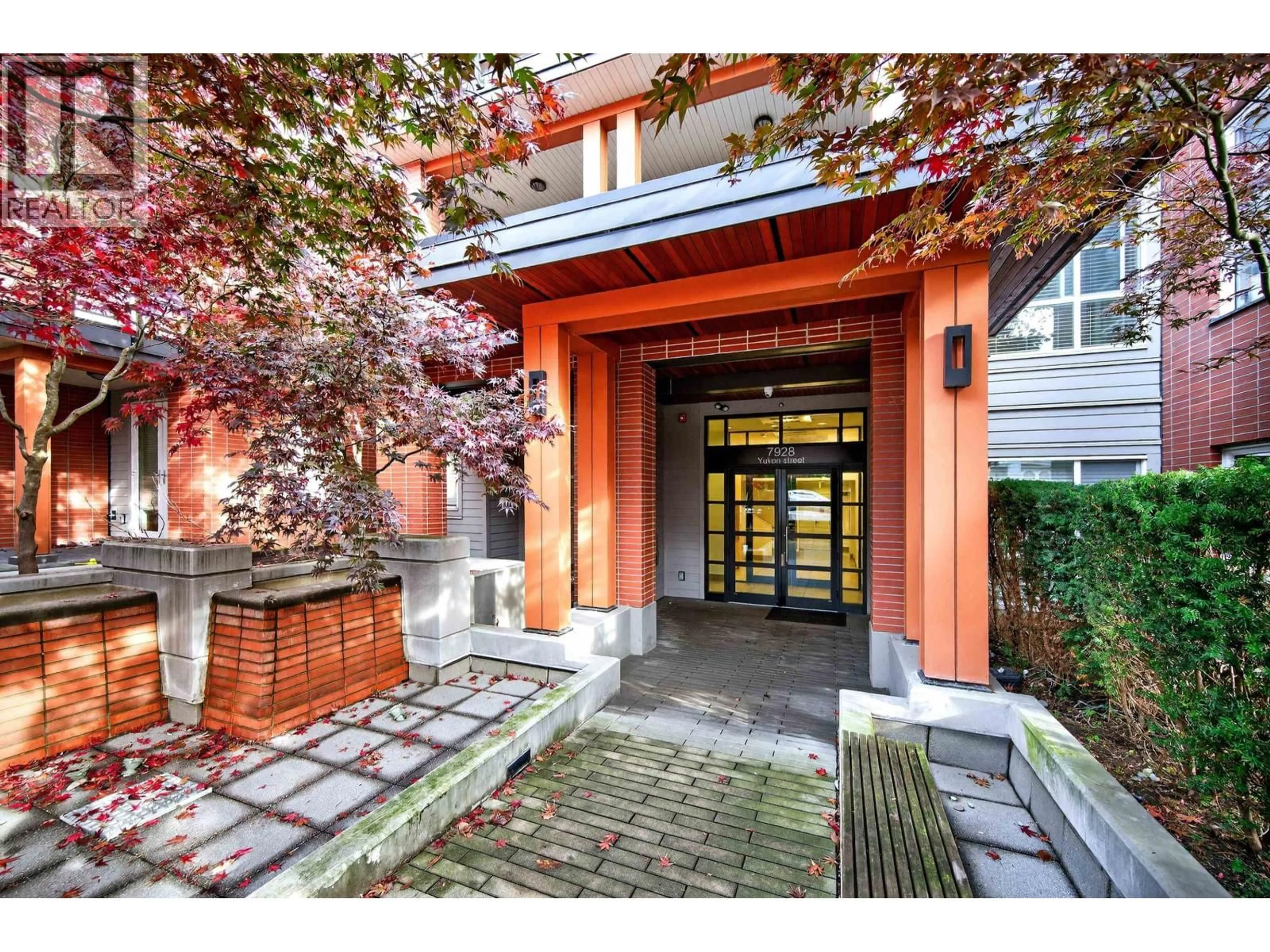 Indoor entryway for 205 - 7928 YUKON STREET, Vancouver British Columbia V5X2Y7