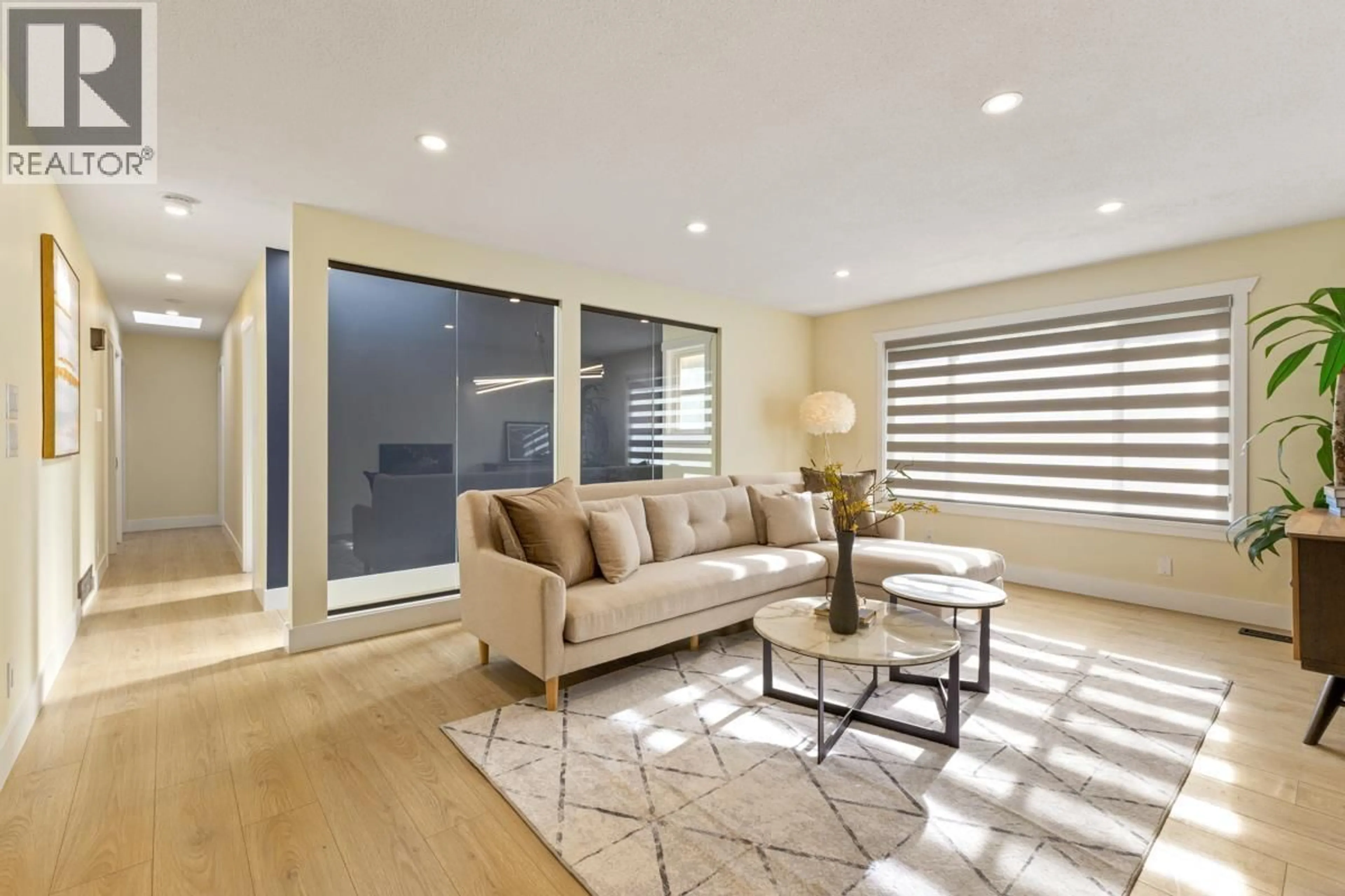 Living room with furniture, unknown for 2518 SWINBURNE AVENUE, North Vancouver British Columbia V7H1L5